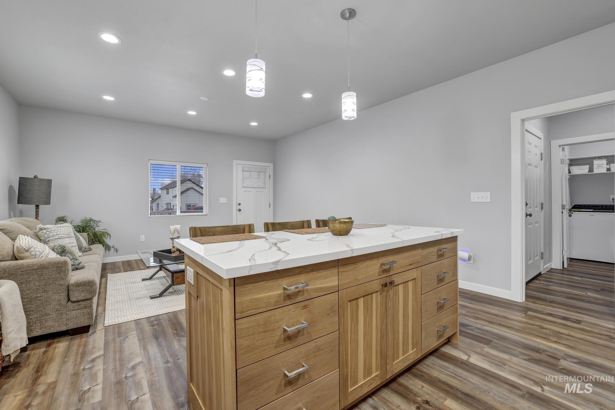 811 4th Avenue West, Twin Falls, Idaho 83301, 3 Bedrooms, 2 Bathrooms, Residential For Sale, Price $360,000,MLS 98969519