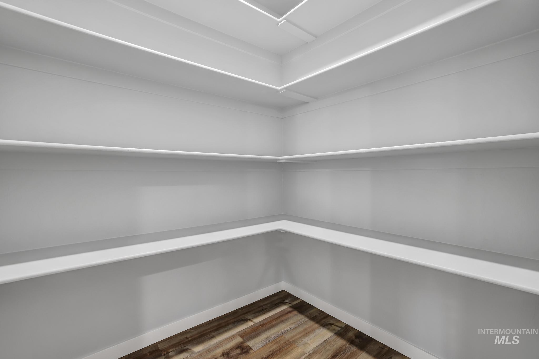 811 4th Avenue West, Twin Falls, Idaho 83301, 3 Bedrooms, 2 Bathrooms, Residential For Sale, Price $360,000,MLS 98969519