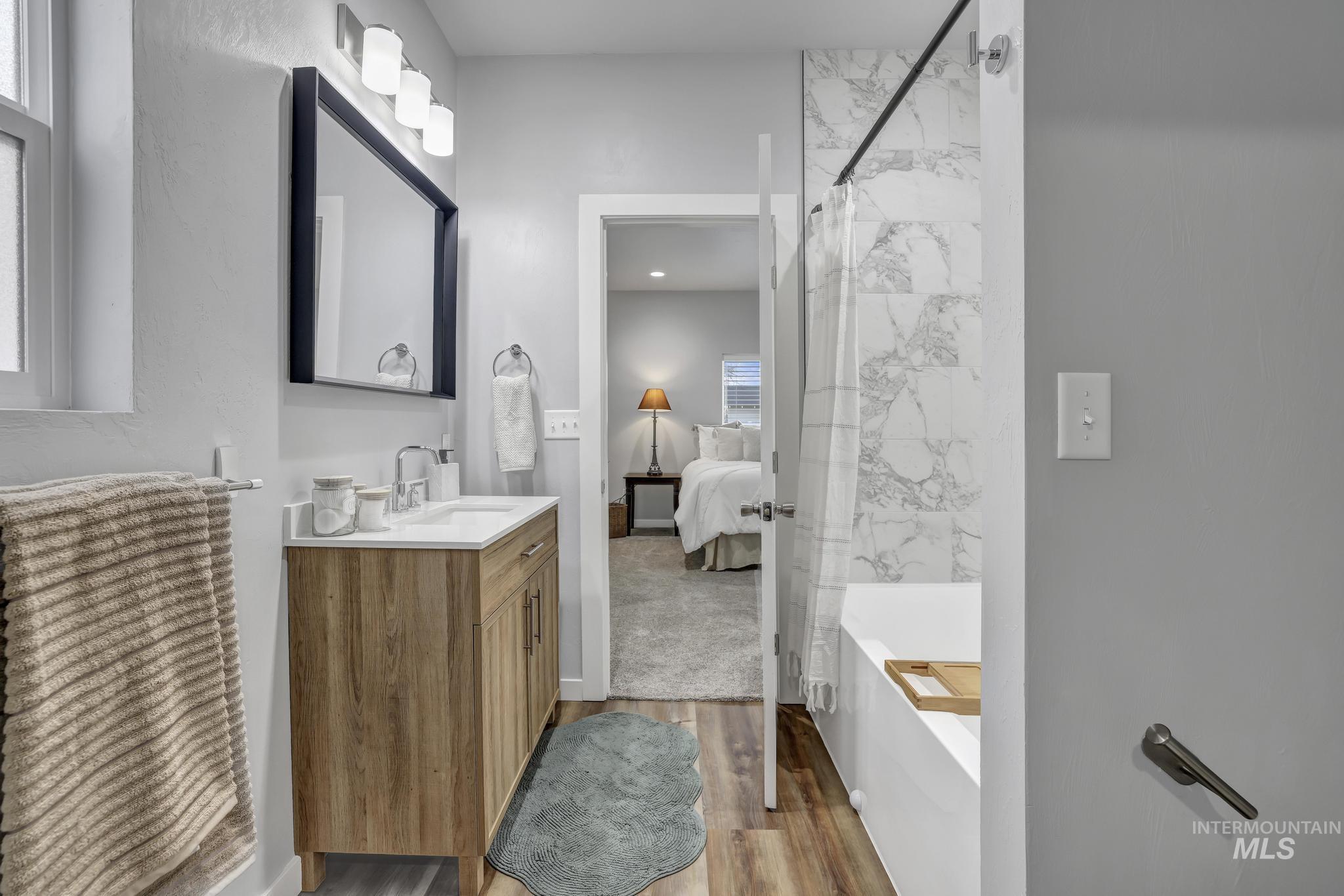 811 4th Avenue West, Twin Falls, Idaho 83301, 3 Bedrooms, 2 Bathrooms, Residential For Sale, Price $360,000,MLS 98969519