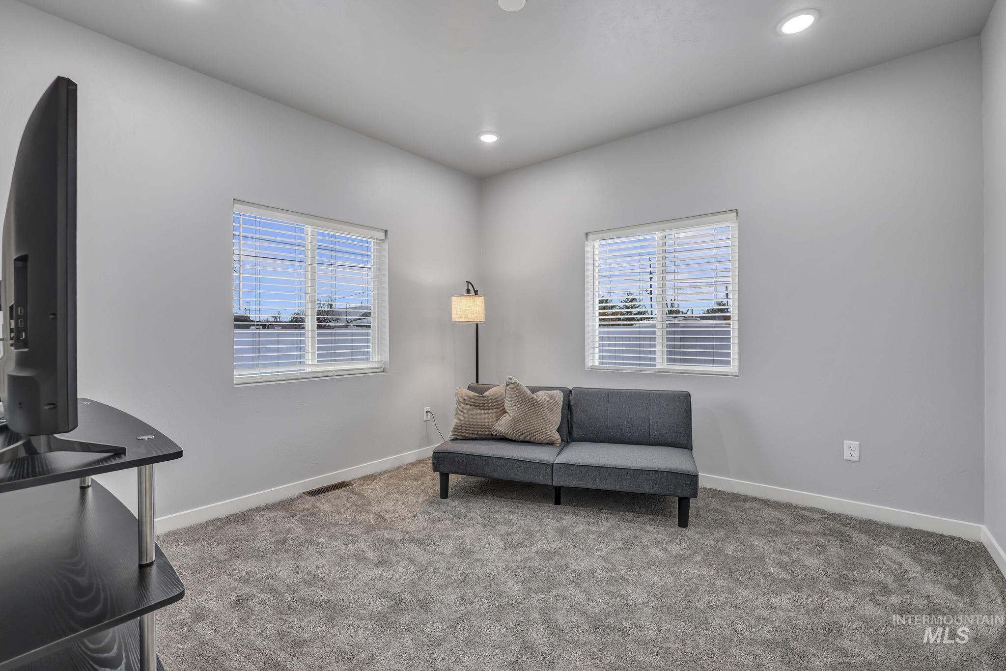 811 4th Avenue West, Twin Falls, Idaho 83301, 3 Bedrooms, 2 Bathrooms, Residential For Sale, Price $360,000,MLS 98969519