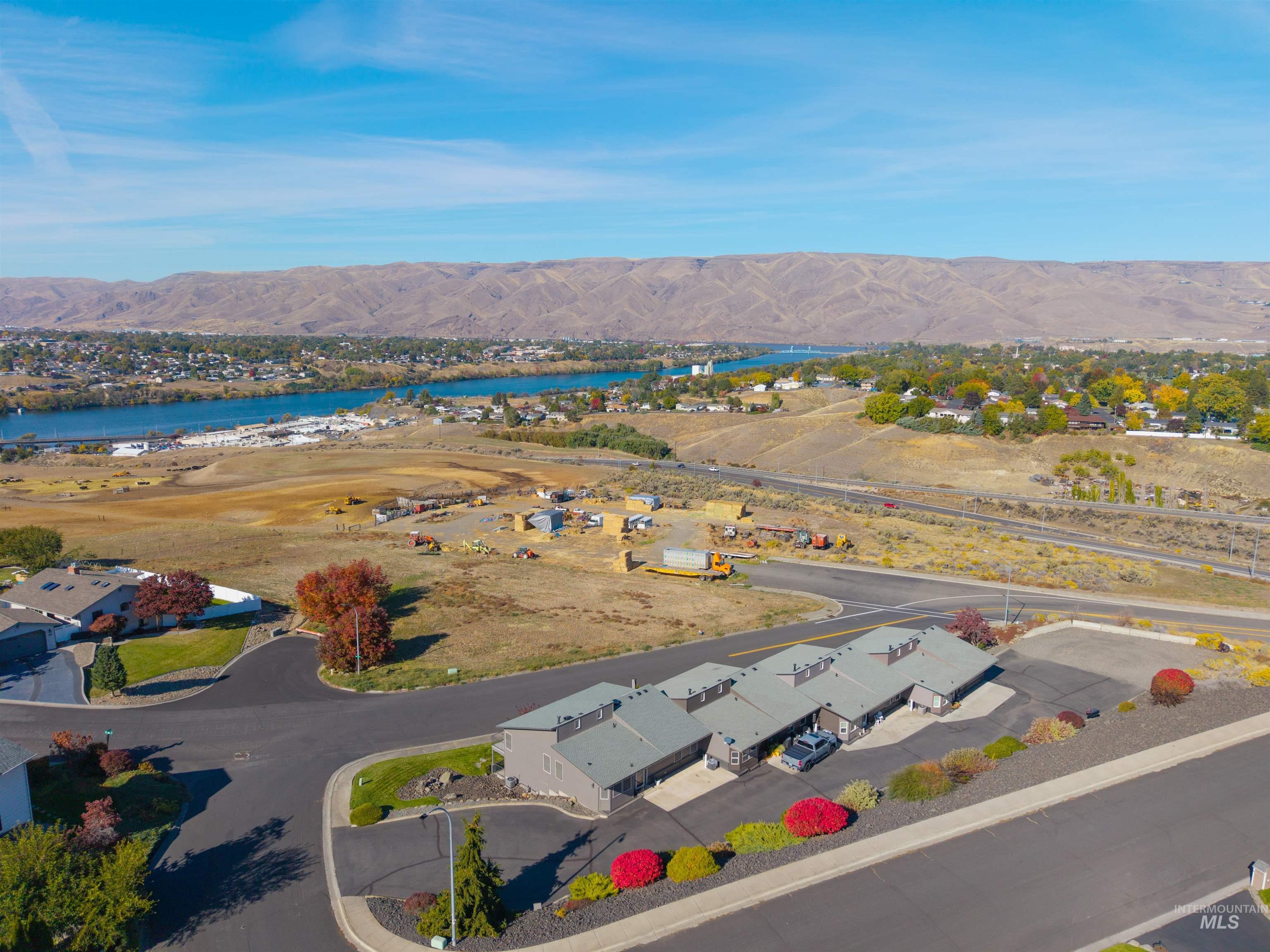 530 Valley Vista Blvd, Lewiston, Idaho 83501, 3 Bedrooms, 3 Bathrooms, Residential For Sale, Price $375,000,MLS 98969525