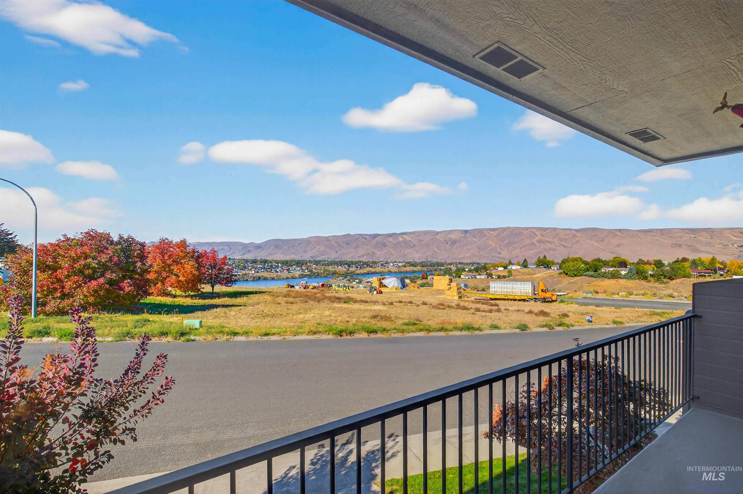 530 Valley Vista Blvd, Lewiston, Idaho 83501, 3 Bedrooms, 3 Bathrooms, Residential For Sale, Price $375,000,MLS 98969525