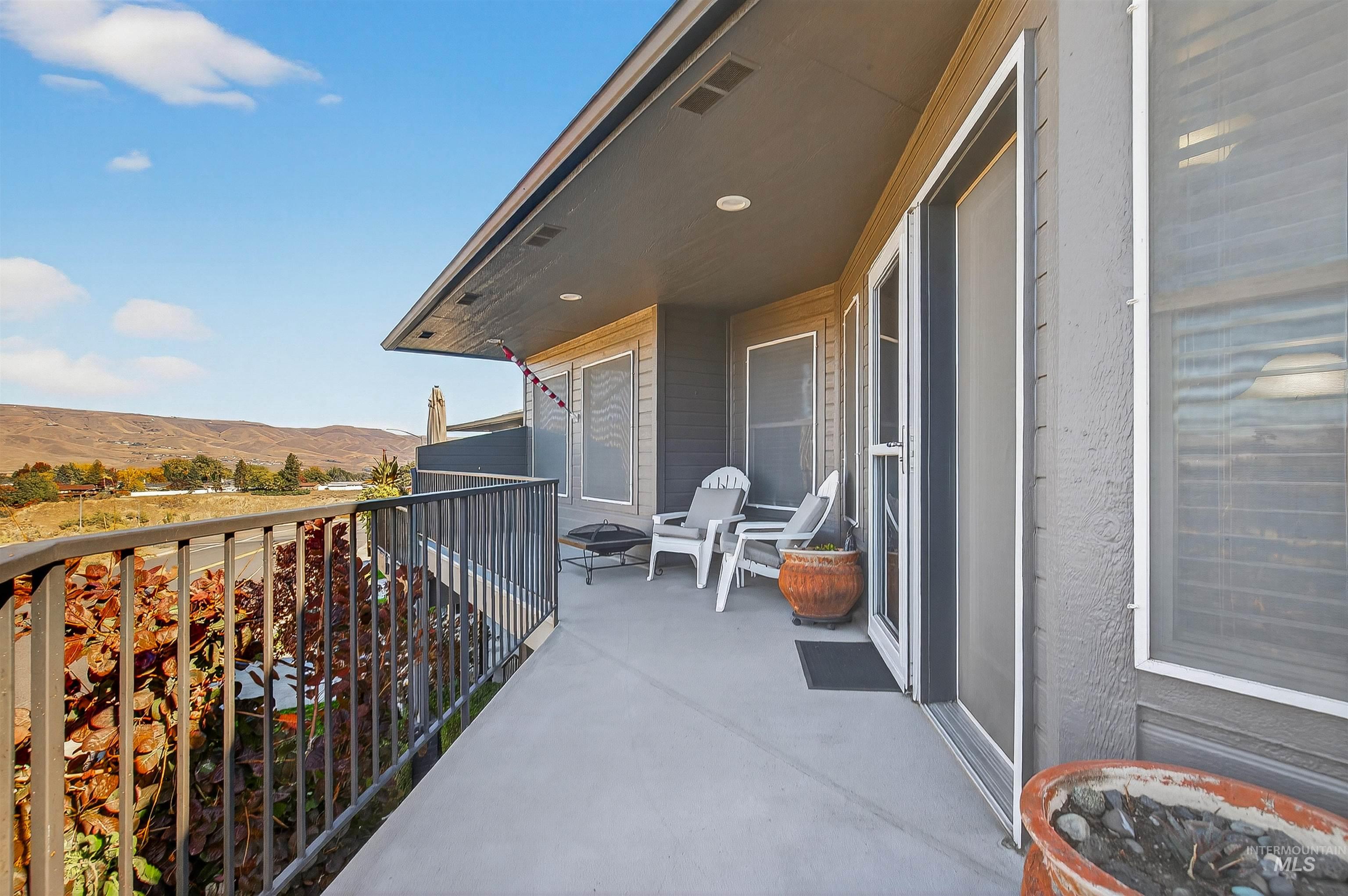 530 Valley Vista Blvd, Lewiston, Idaho 83501, 3 Bedrooms, 3 Bathrooms, Residential For Sale, Price $375,000,MLS 98969525