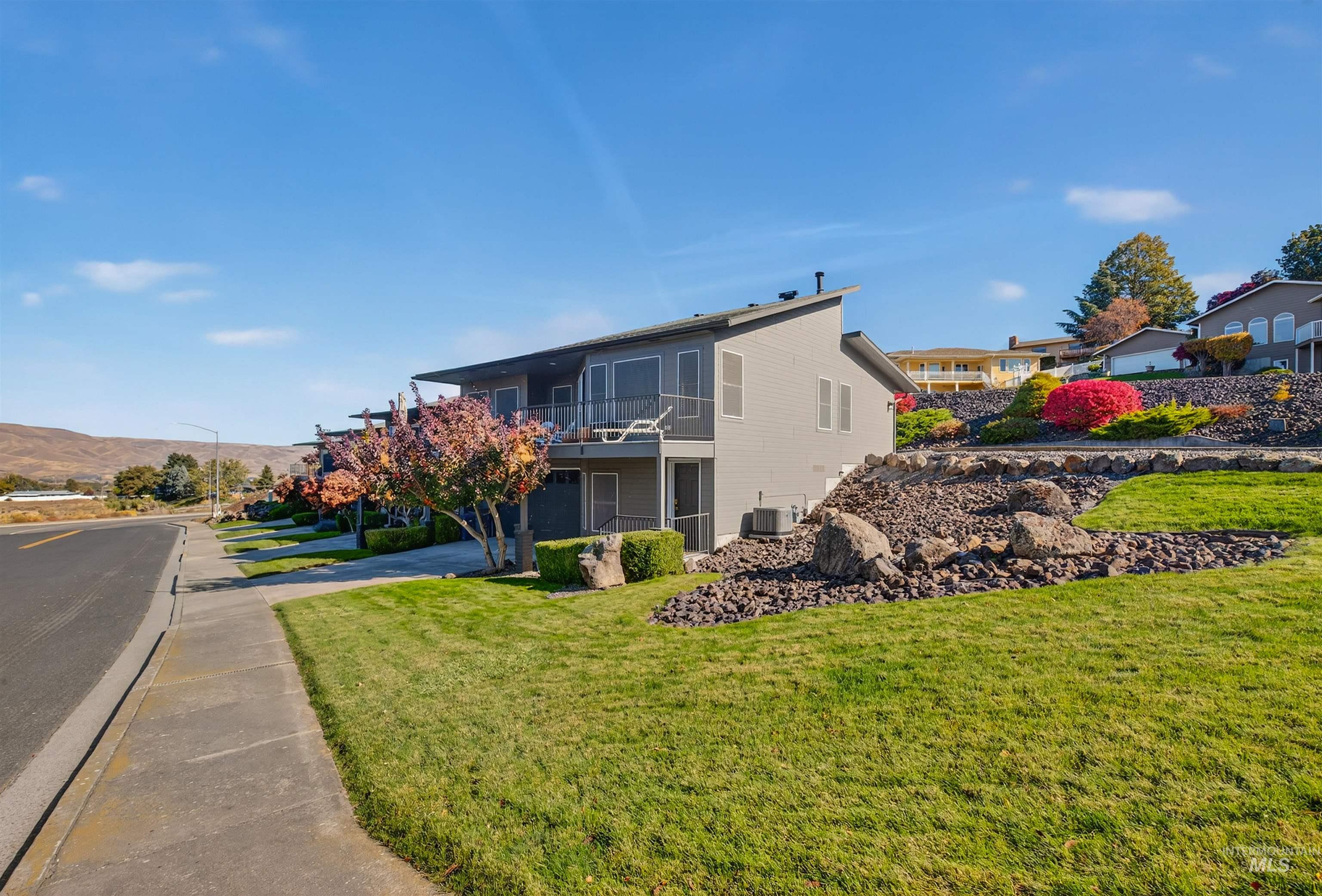 530 Valley Vista Blvd, Lewiston, Idaho 83501, 3 Bedrooms, 3 Bathrooms, Residential For Sale, Price $375,000,MLS 98969525