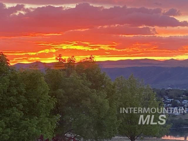 530 Valley Vista Blvd, Lewiston, Idaho 83501, 3 Bedrooms, 3 Bathrooms, Residential For Sale, Price $375,000,MLS 98969525