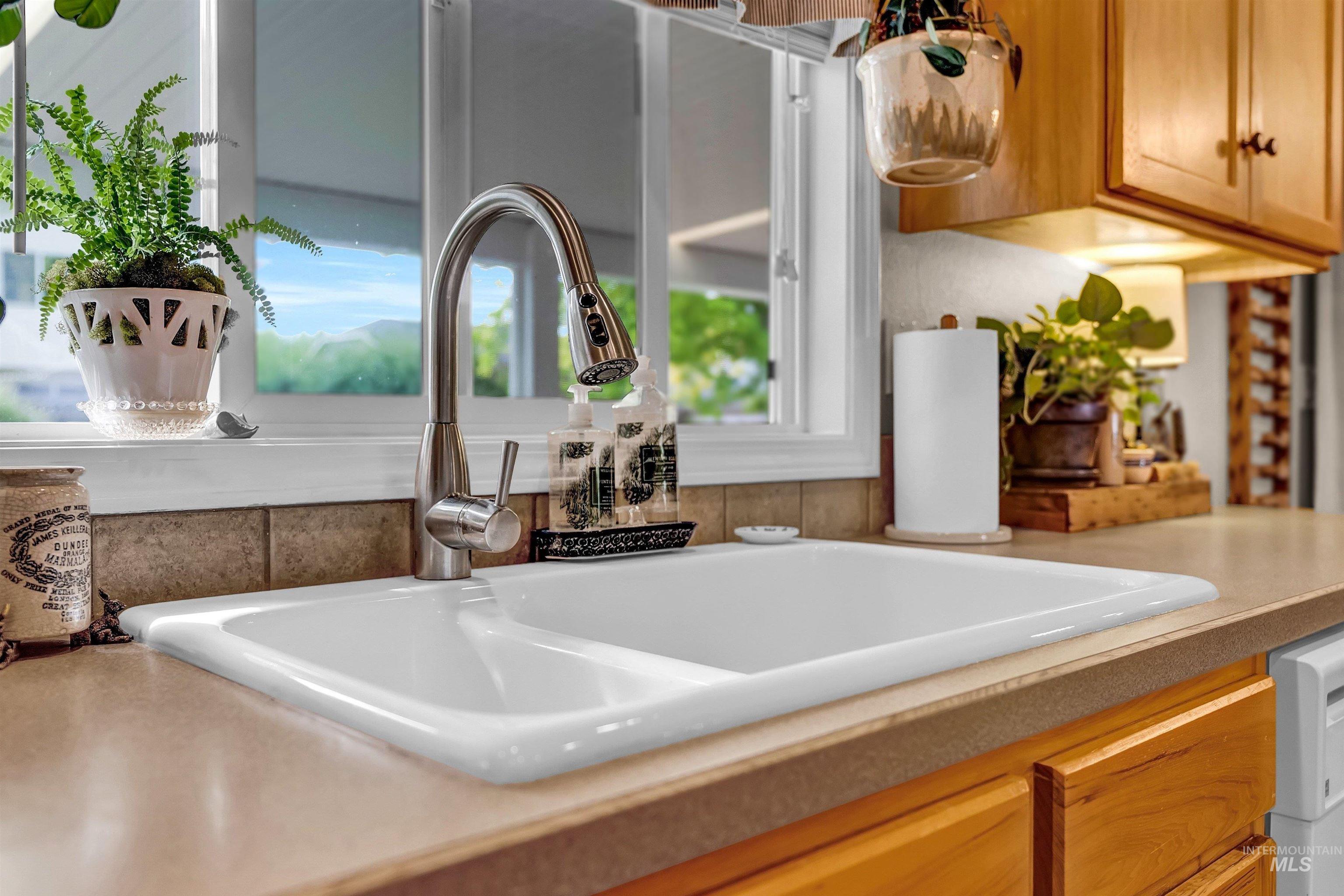 11769 W Pyramid Peak Street, Boise, Idaho 83709-6258, 3 Bedrooms, 2 Bathrooms, Residential For Sale, Price $525,000,MLS 98969526