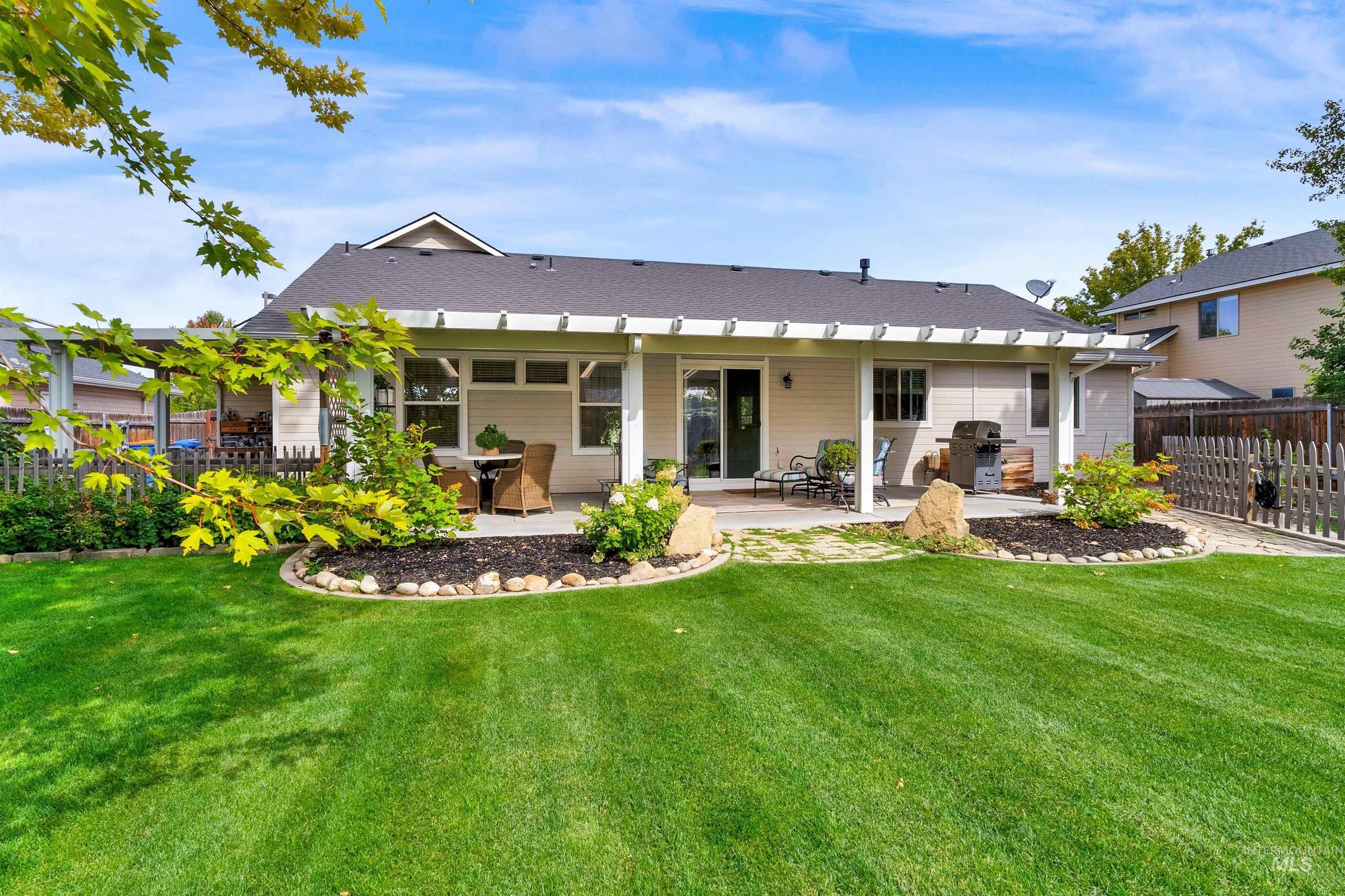 11769 W Pyramid Peak Street, Boise, Idaho 83709-6258, 3 Bedrooms, 2 Bathrooms, Residential For Sale, Price $525,000,MLS 98969526