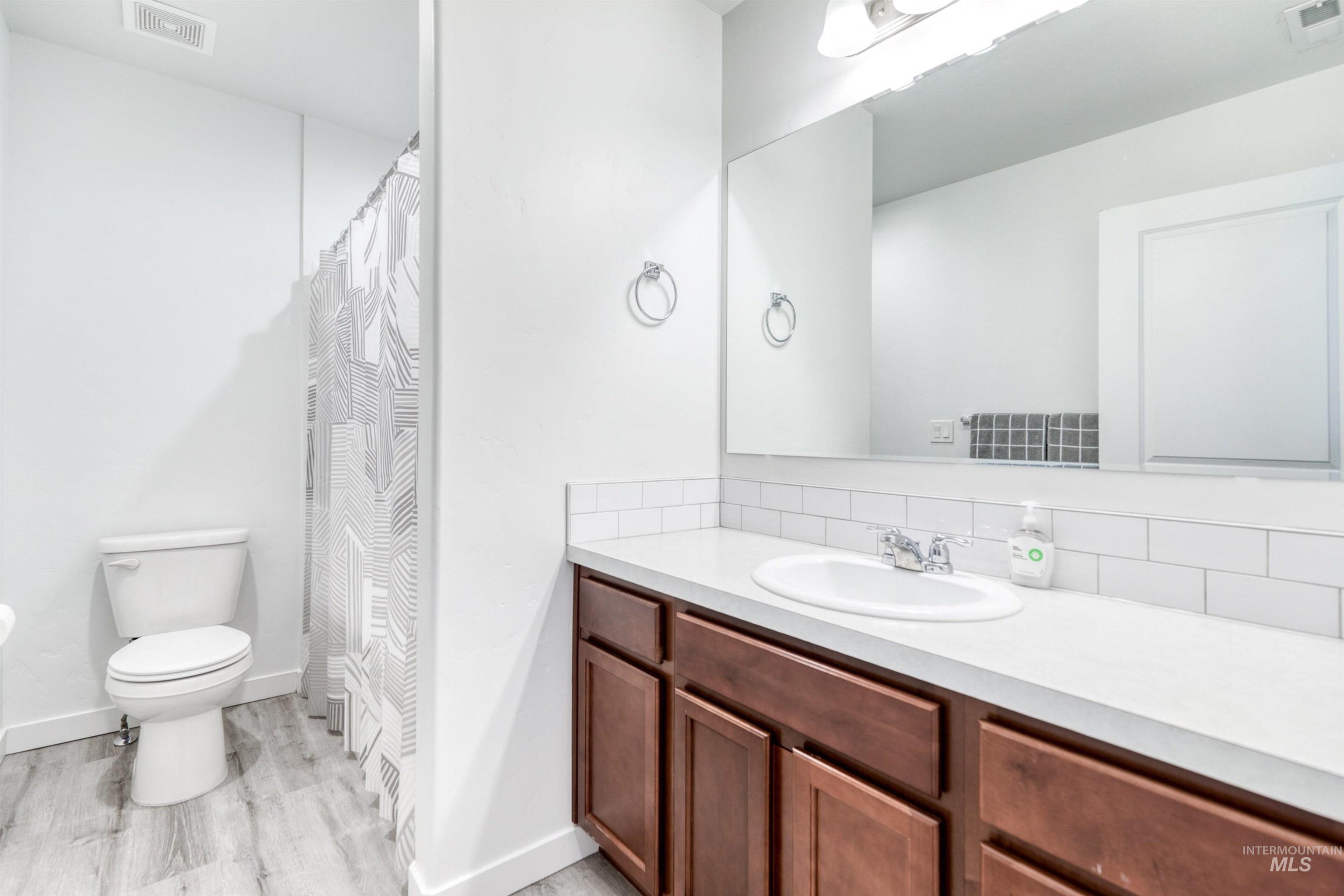 5709 E Bollo Street, Nampa, Idaho 83687-7616, 2 Bedrooms, 2.5 Bathrooms, Residential For Sale, Price $325,000, 98969528