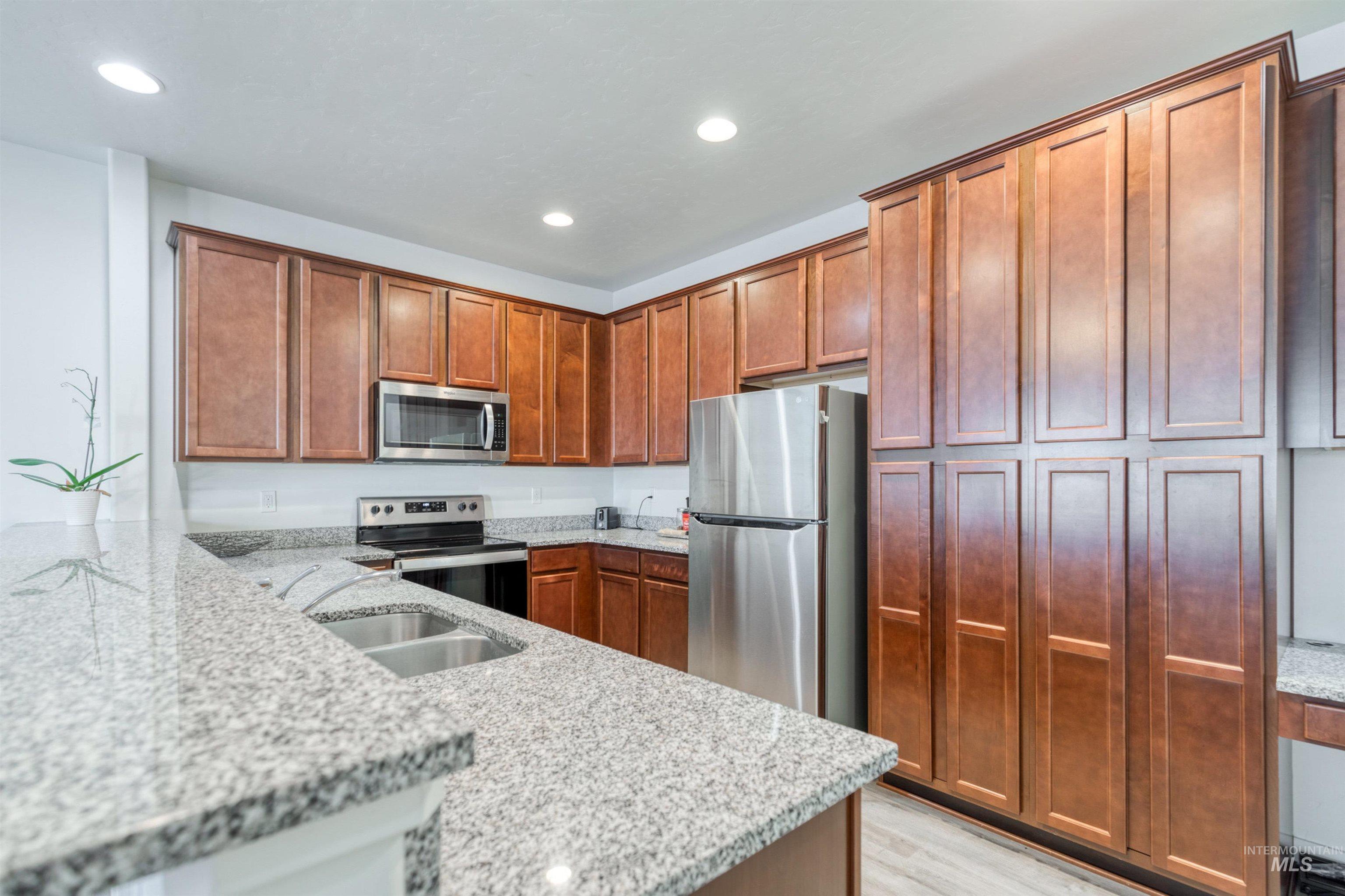 5709 E Bollo Street, Nampa, Idaho 83687-7616, 3 Bedrooms, 2.5 Bathrooms, Residential For Sale, Price $325,000,MLS 98969528