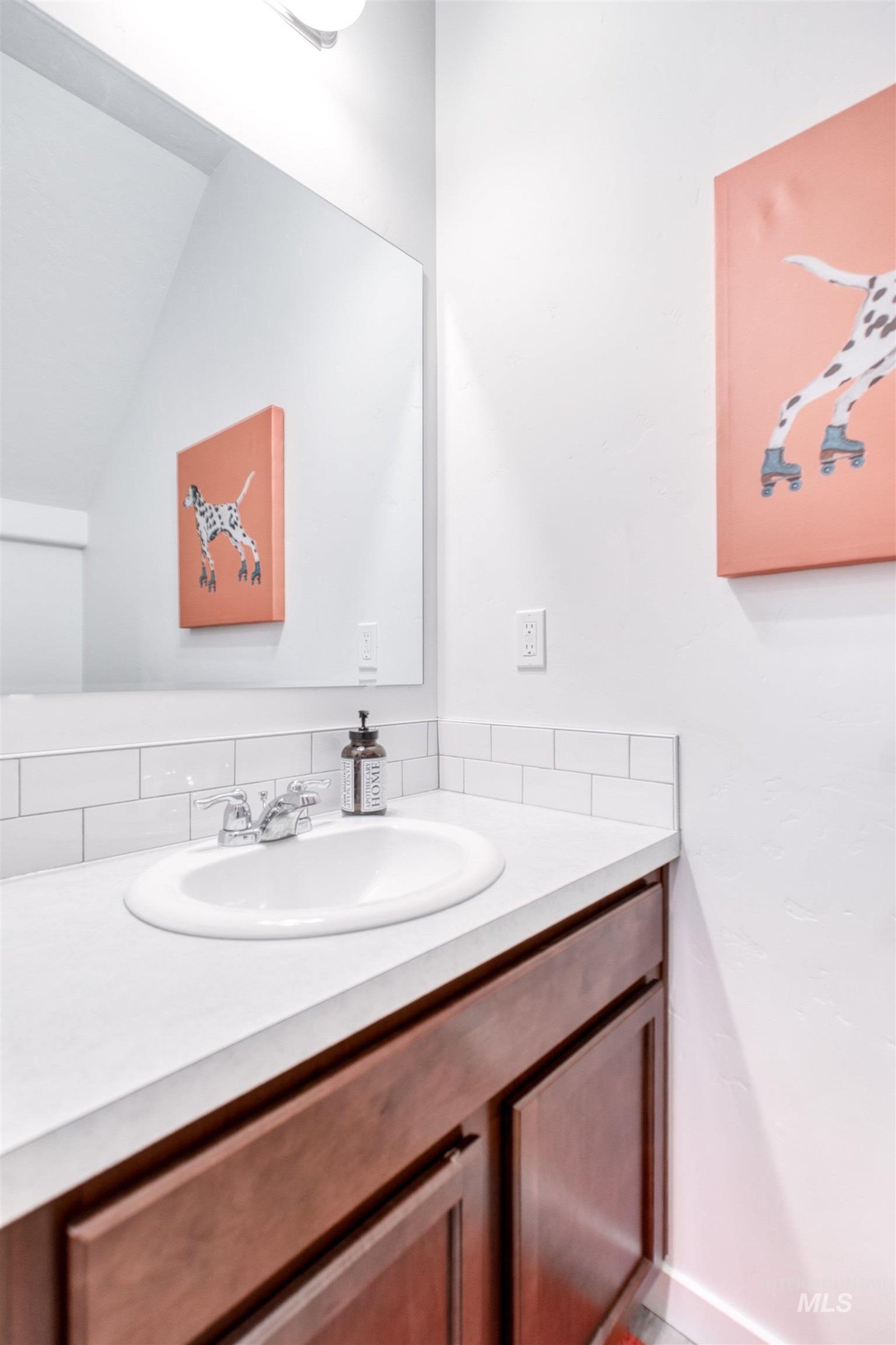 5709 E Bollo Street, Nampa, Idaho 83687-7616, 3 Bedrooms, 2.5 Bathrooms, Residential For Sale, Price $325,000,MLS 98969528