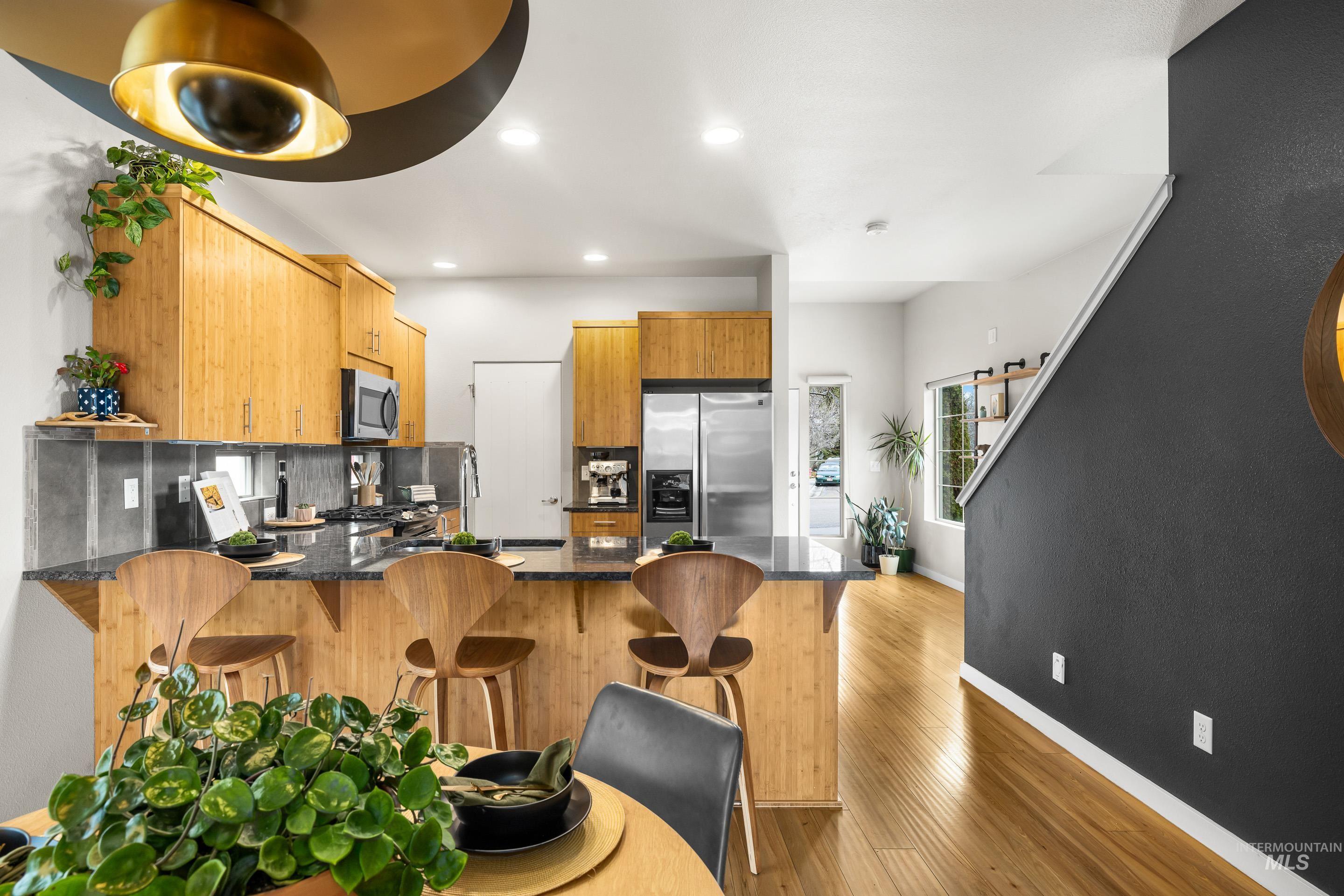 2130 S Myers Pl, Boise, Idaho 83706, 3 Bedrooms, 2.5 Bathrooms, Residential For Sale, Price $595,000,MLS 98969529