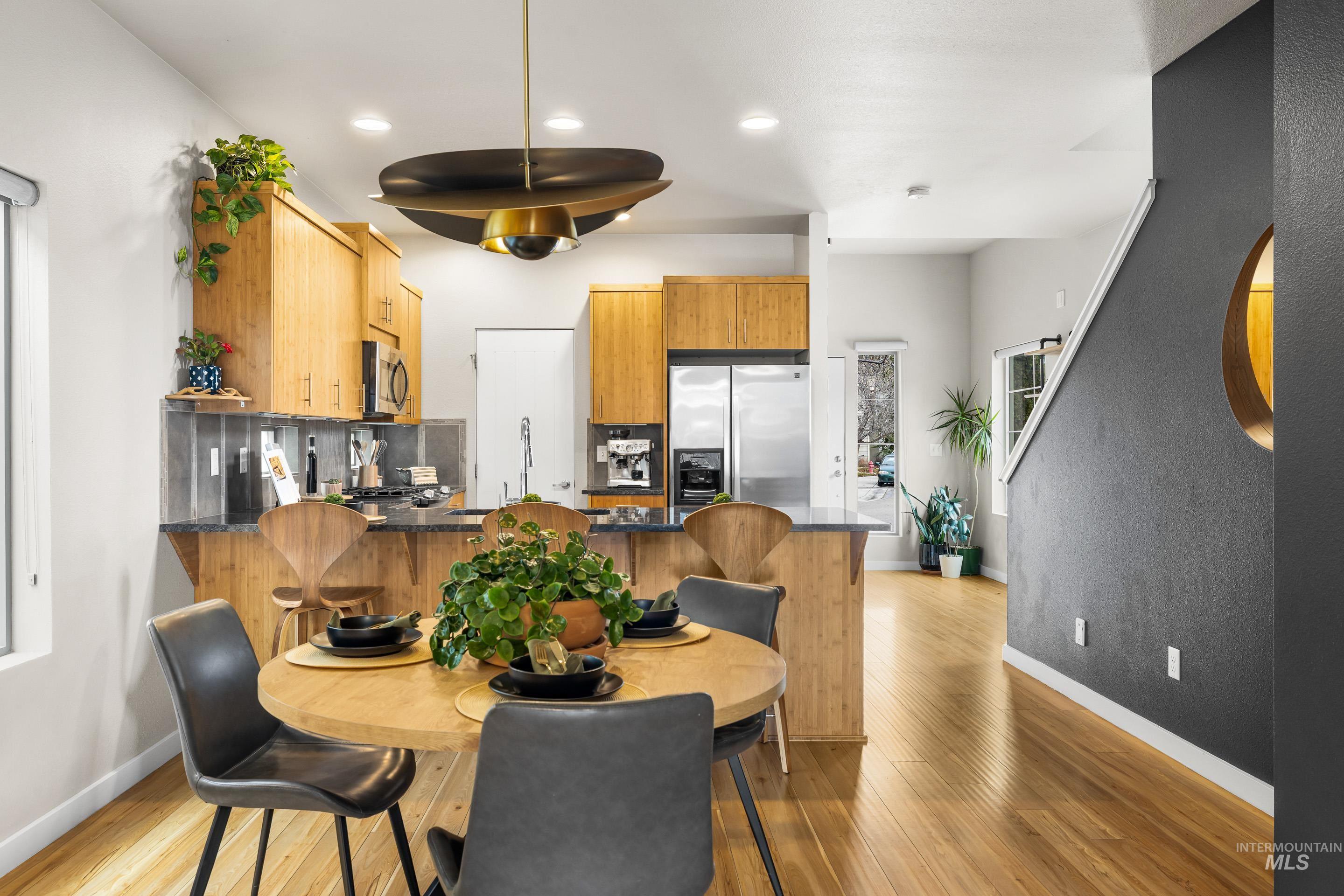 2130 S Myers Pl, Boise, Idaho 83706, 3 Bedrooms, 2.5 Bathrooms, Residential For Sale, Price $595,000,MLS 98969529