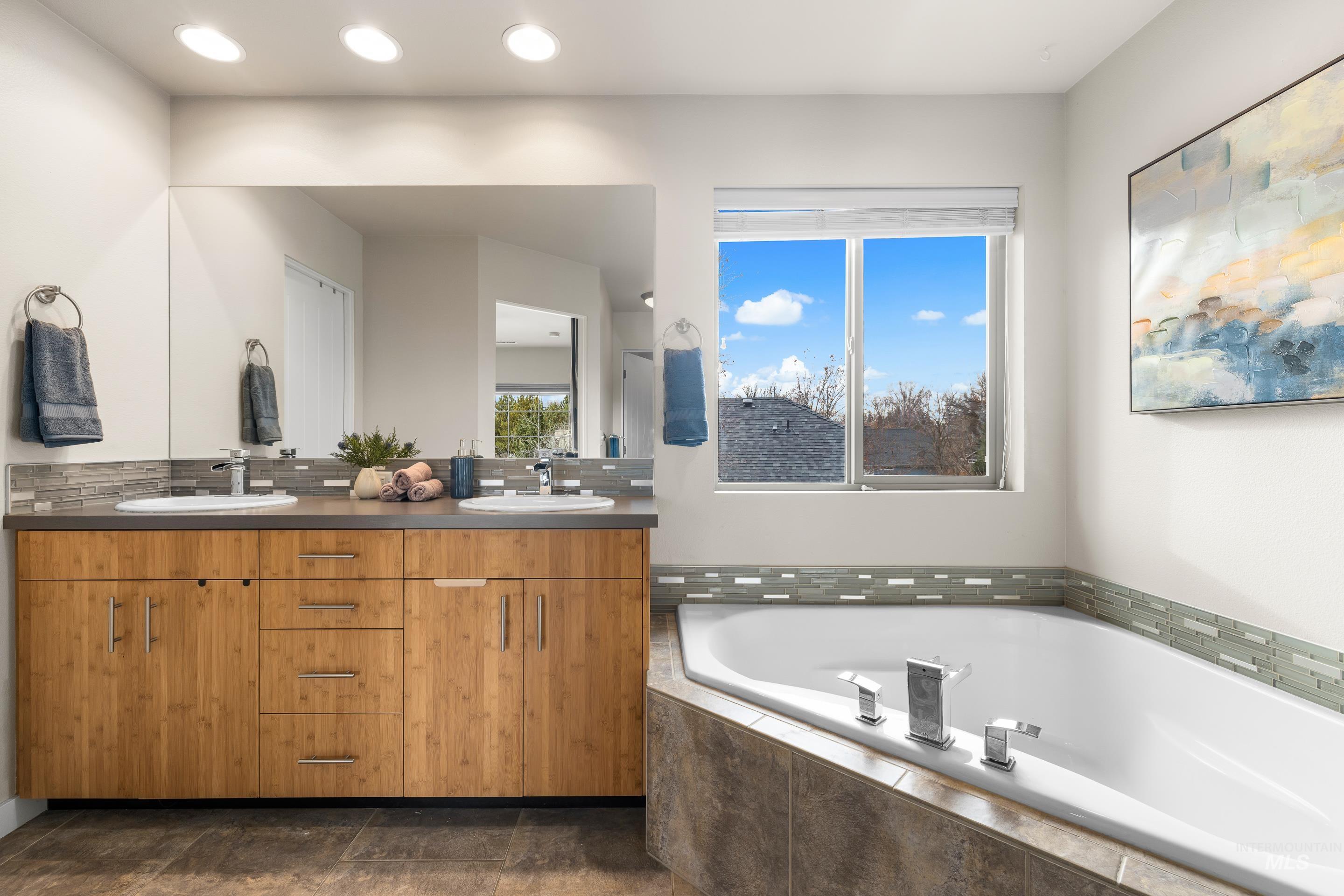 2130 S Myers Pl, Boise, Idaho 83706, 3 Bedrooms, 2.5 Bathrooms, Residential For Sale, Price $595,000,MLS 98969529