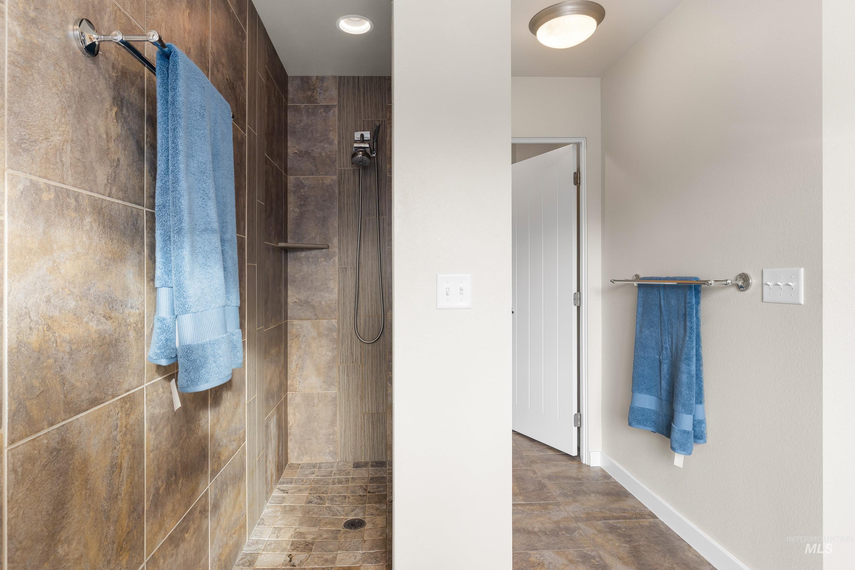 2130 S Myers Pl, Boise, Idaho 83706, 3 Bedrooms, 2.5 Bathrooms, Residential For Sale, Price $595,000,MLS 98969529