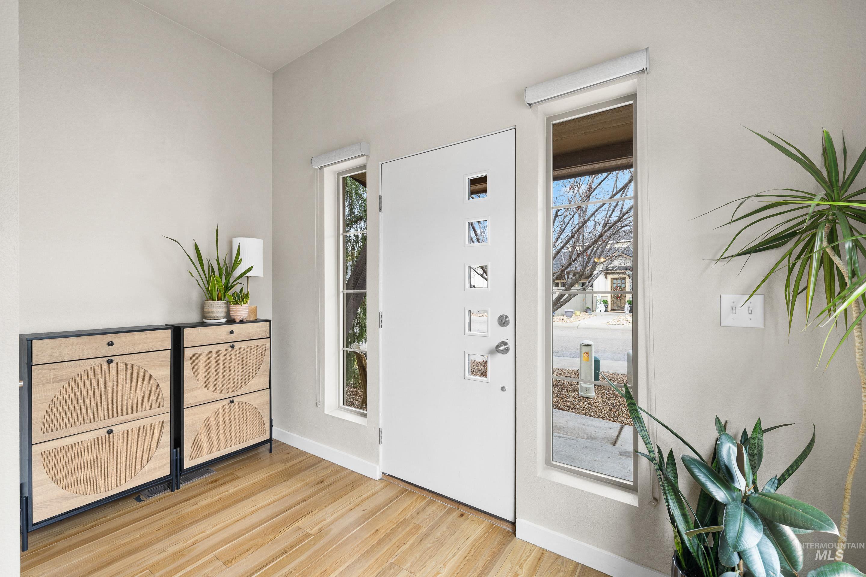 2130 S Myers Pl, Boise, Idaho 83706, 3 Bedrooms, 2.5 Bathrooms, Residential For Sale, Price $595,000,MLS 98969529