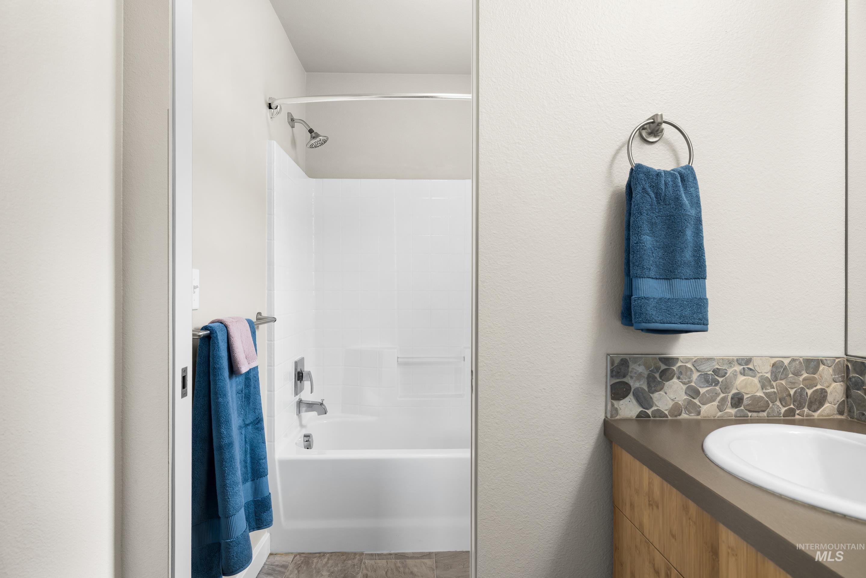 2130 S Myers Pl, Boise, Idaho 83706, 3 Bedrooms, 2.5 Bathrooms, Residential For Sale, Price $595,000,MLS 98969529