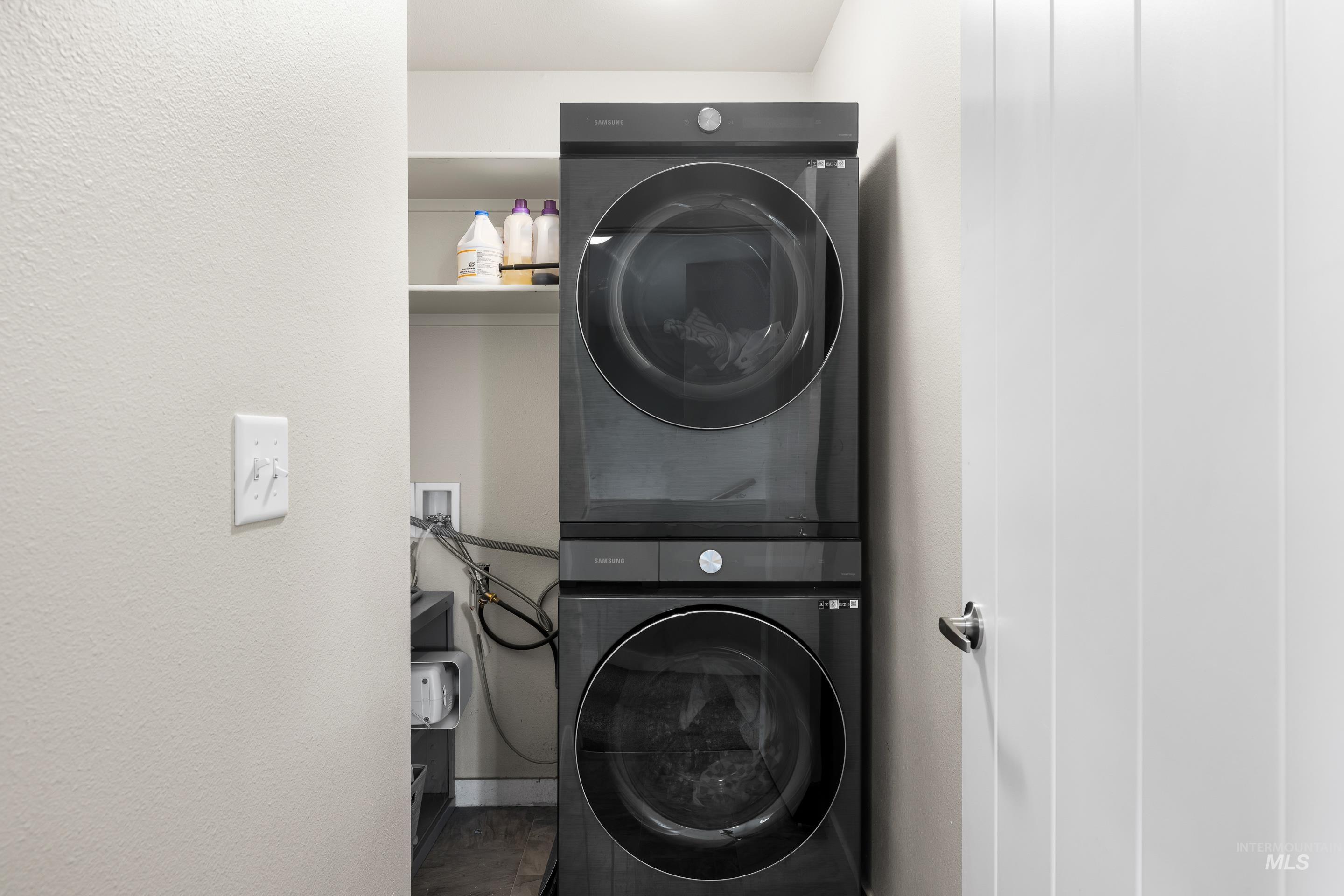 2130 S Myers Pl, Boise, Idaho 83706, 3 Bedrooms, 2.5 Bathrooms, Residential For Sale, Price $595,000,MLS 98969529