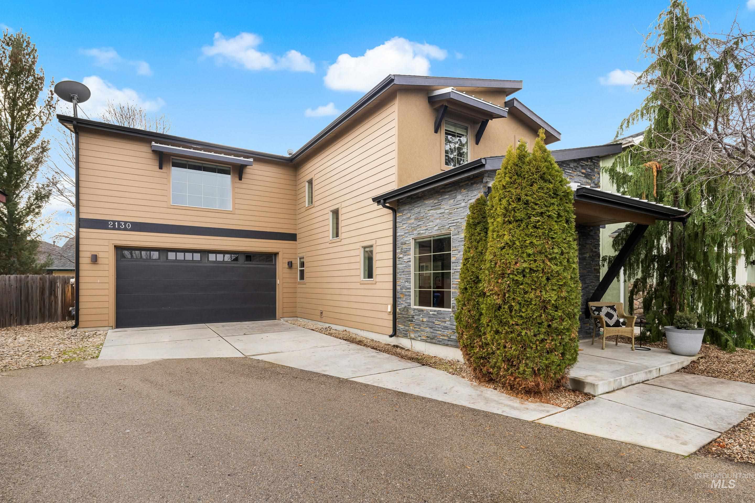 2130 S Myers Pl, Boise, Idaho 83706, 3 Bedrooms, 2.5 Bathrooms, Residential For Sale, Price $595,000,MLS 98969529