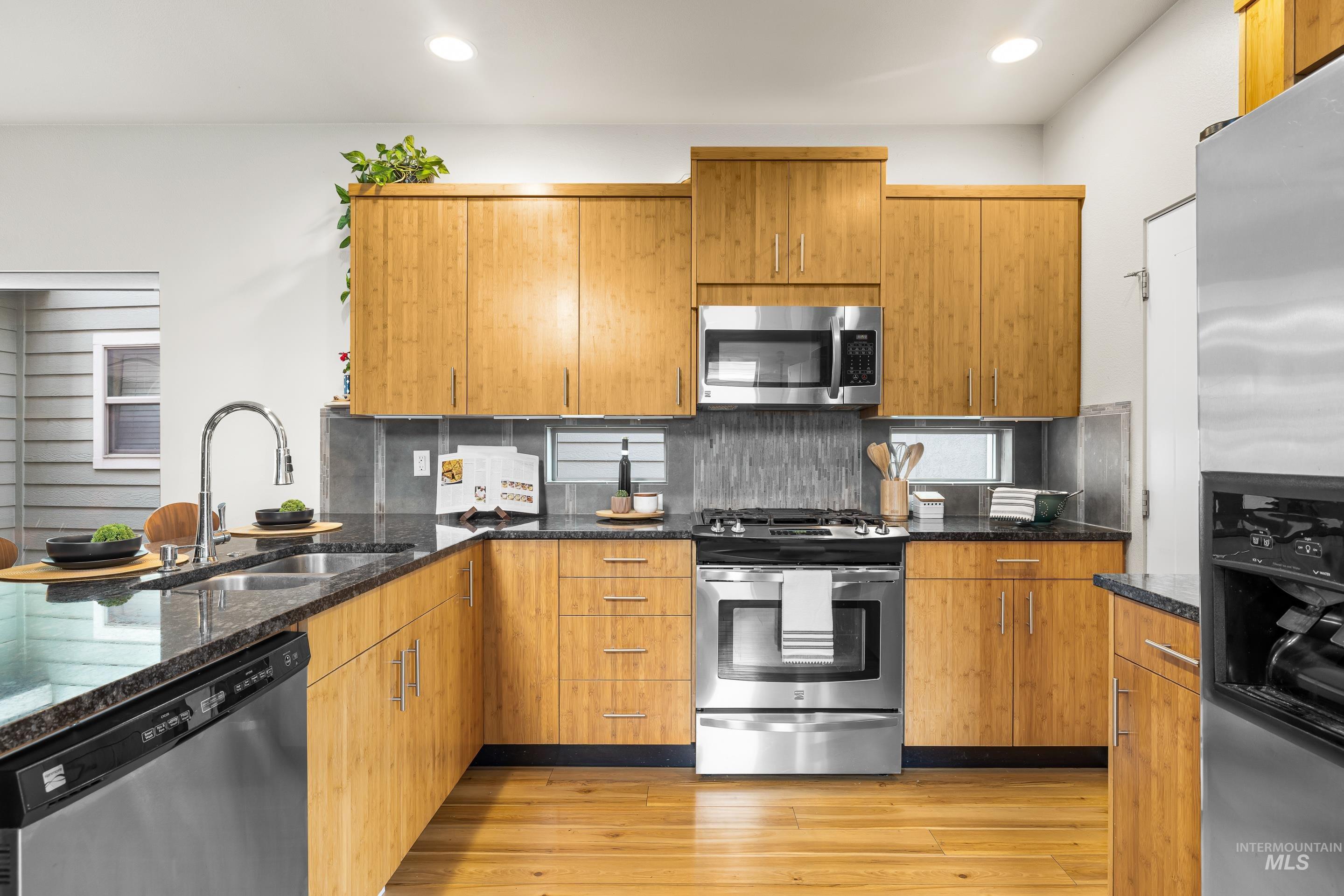 2130 S Myers Pl, Boise, Idaho 83706, 3 Bedrooms, 2.5 Bathrooms, Residential For Sale, Price $595,000,MLS 98969529