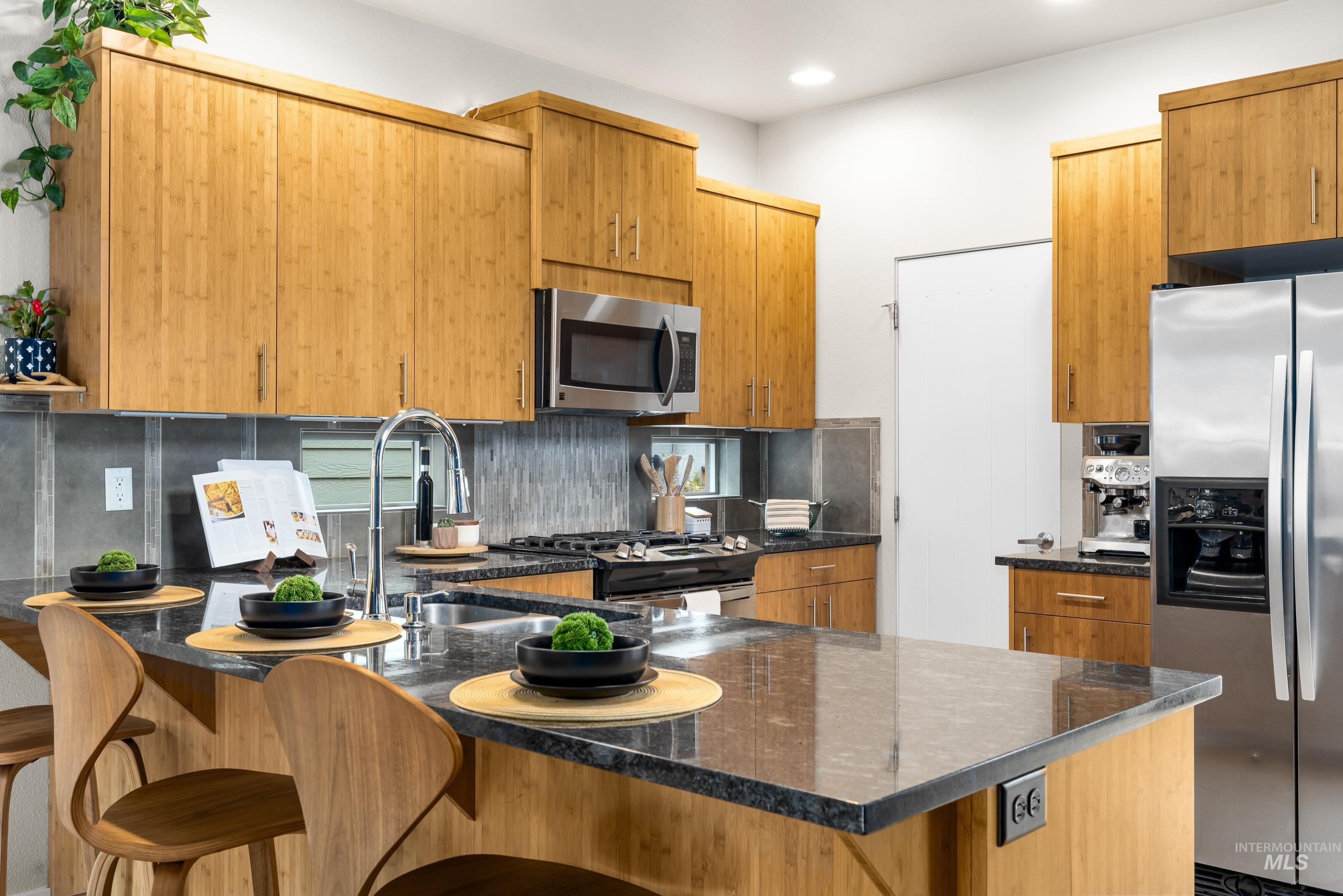 2130 S Myers Pl, Boise, Idaho 83706, 3 Bedrooms, 2.5 Bathrooms, Residential For Sale, Price $595,000,MLS 98969529