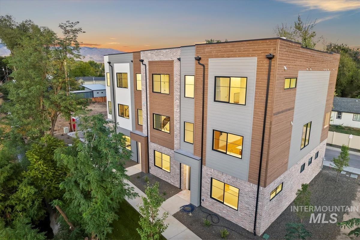 3243 W Moore Street, Boise, Idaho 83702, 3 Bedrooms, 3.5 Bathrooms, Residential For Sale, Price $839,900,MLS 98969536