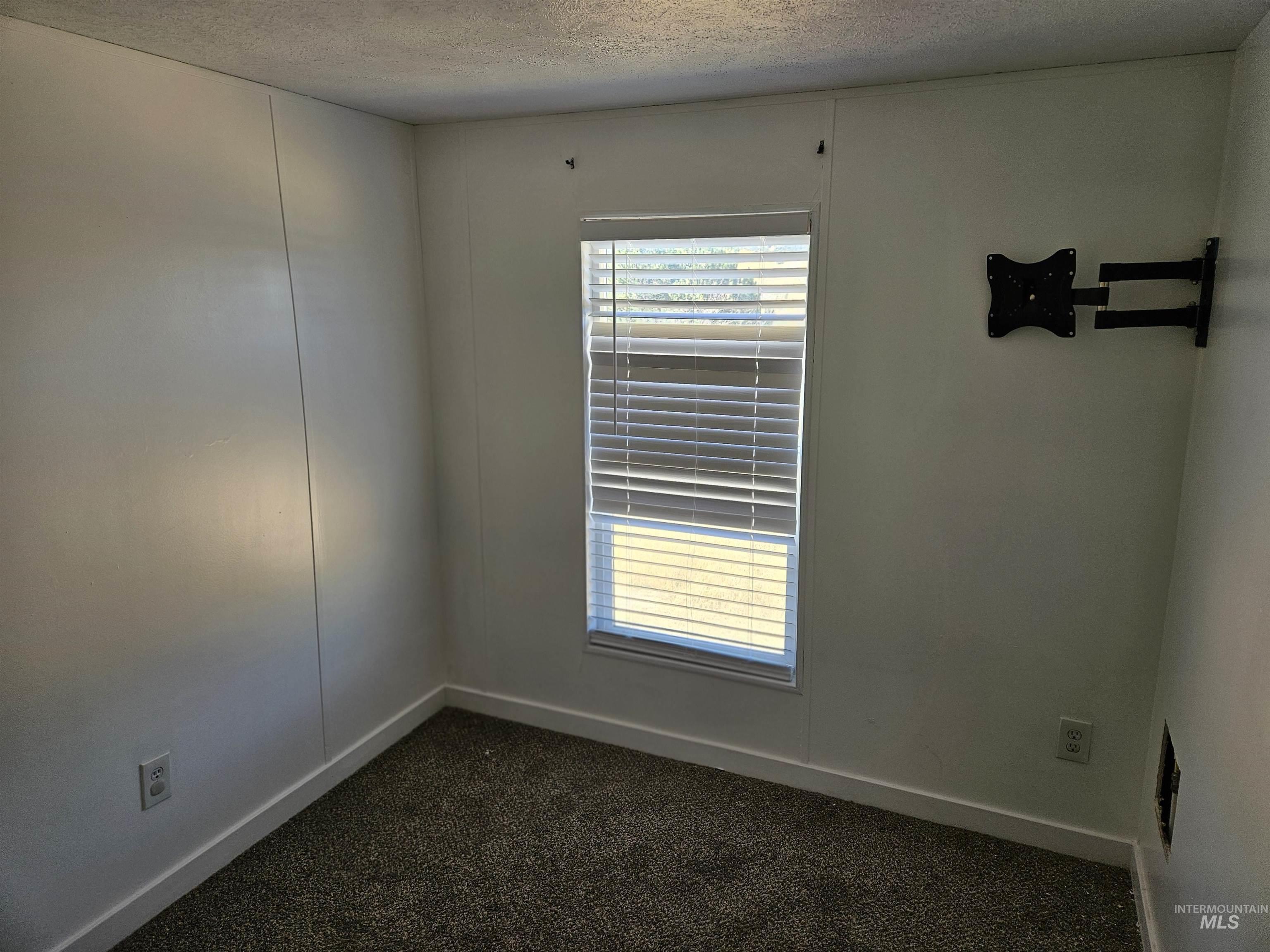 3059 Garden Pl, American Falls, Idaho 83211-5422, 3 Bedrooms, 2 Bathrooms, Residential For Sale, Price $238,888, 98969537