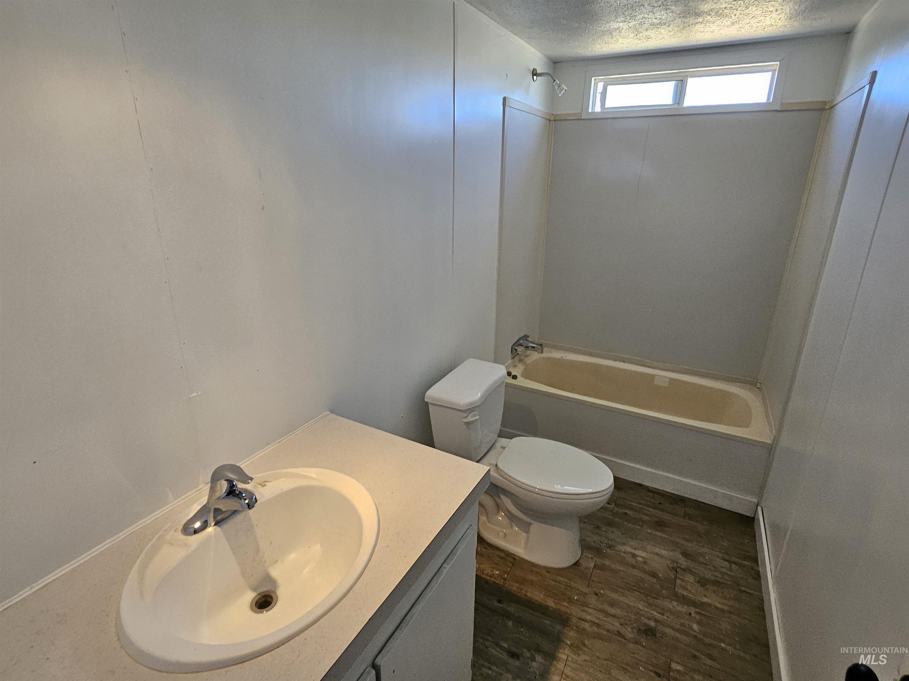 3059 Garden Pl, American Falls, Idaho 83211-5422, 3 Bedrooms, 2 Bathrooms, Residential For Sale, Price $238,888, 98969537