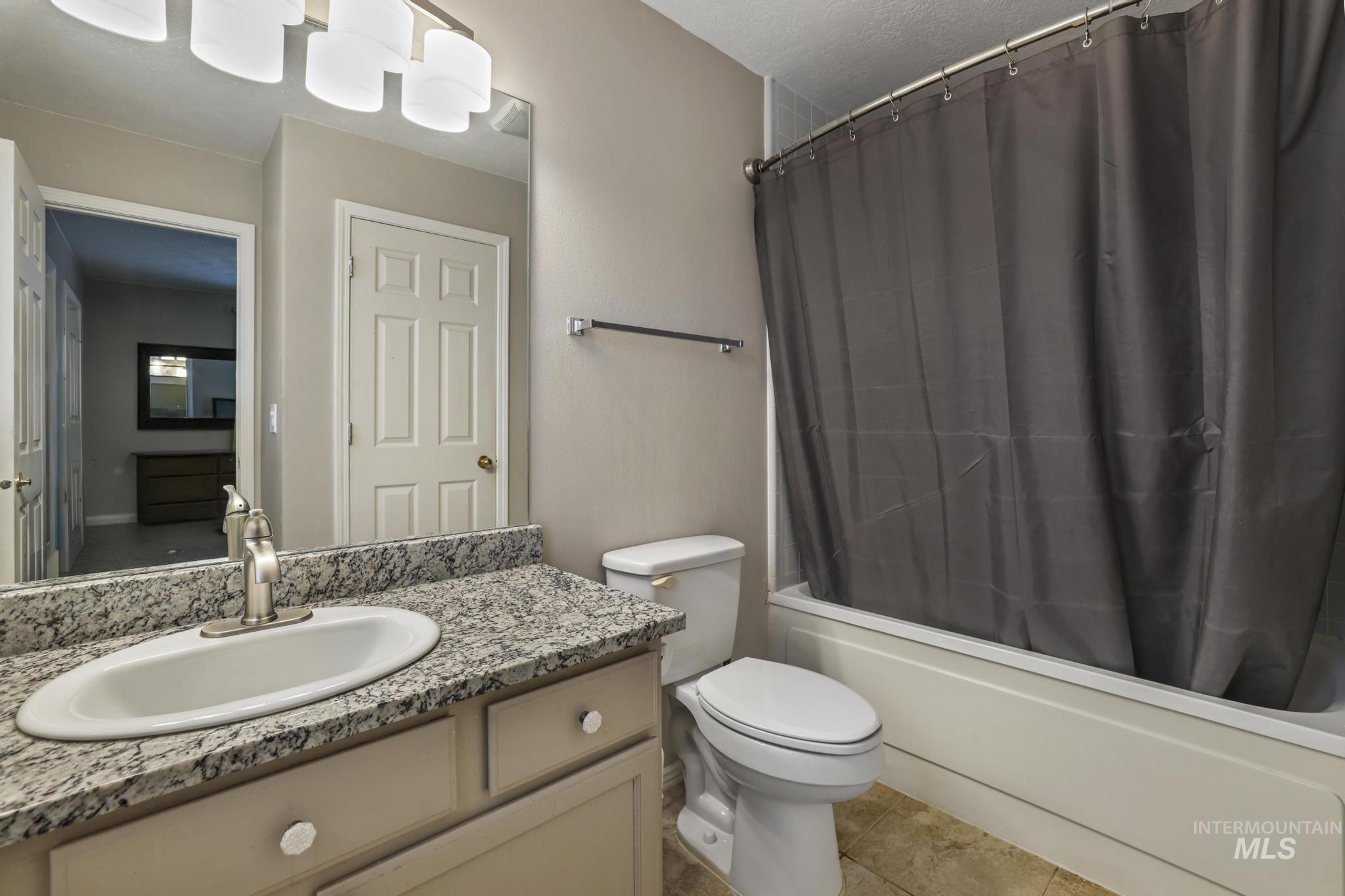 321 Cedarpark Cir, Twin Falls, Idaho 83301, 4 Bedrooms, 3 Bathrooms, Residential For Sale, Price $429,000,MLS 98969542