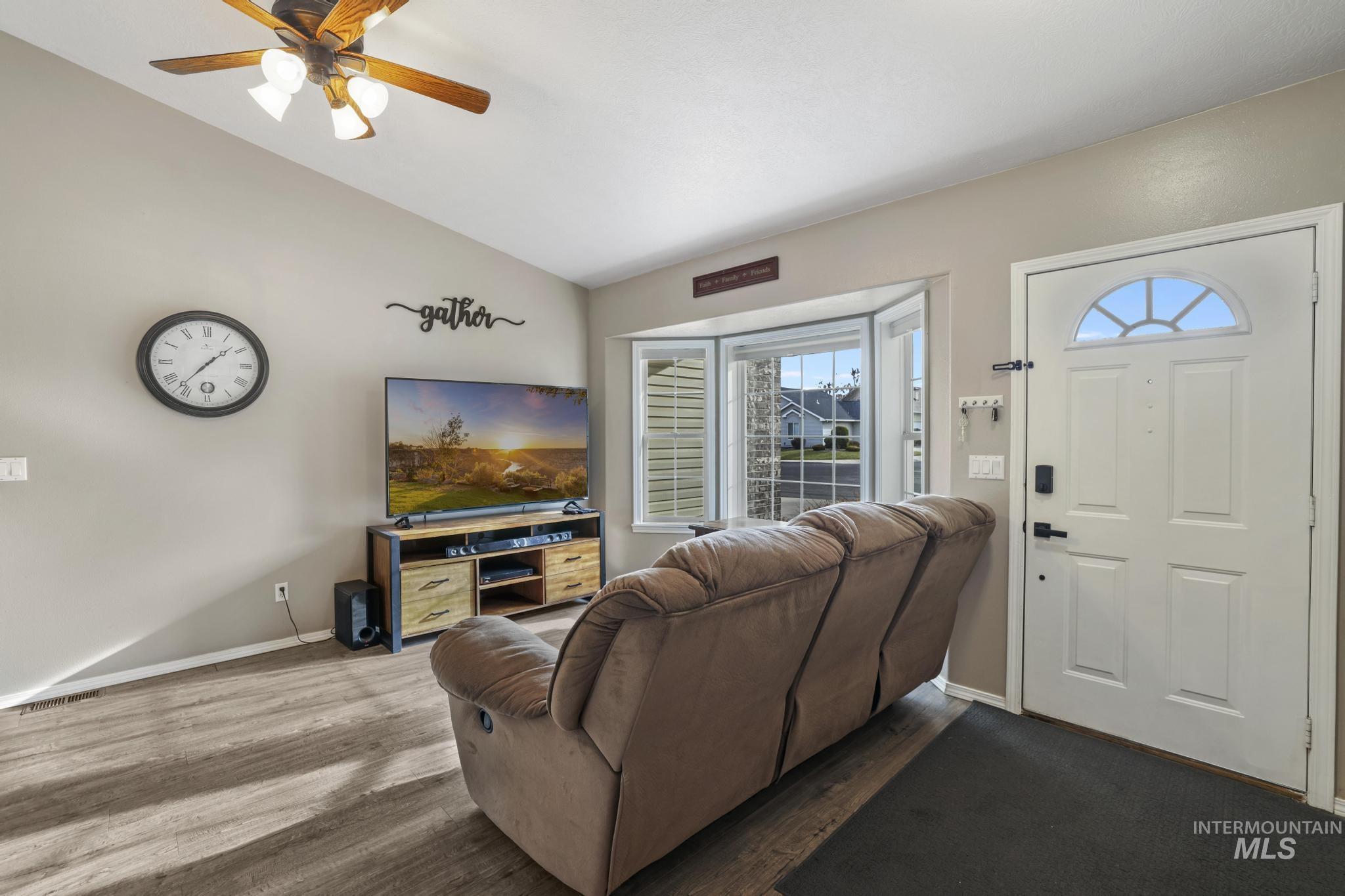 321 Cedarpark Cir, Twin Falls, Idaho 83301, 4 Bedrooms, 3 Bathrooms, Residential For Sale, Price $429,000,MLS 98969542