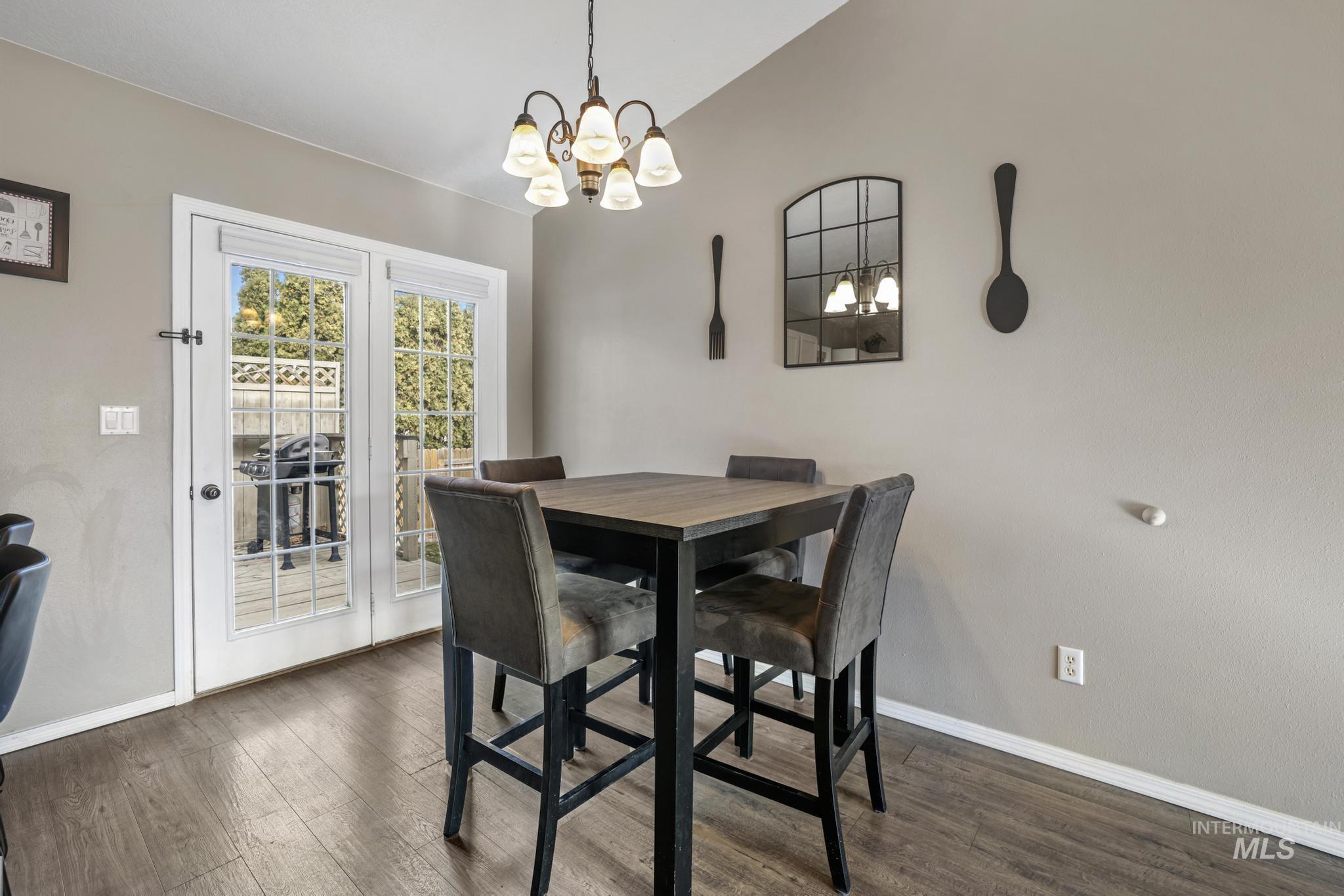 321 Cedarpark Cir, Twin Falls, Idaho 83301, 4 Bedrooms, 3 Bathrooms, Residential For Sale, Price $429,000,MLS 98969542