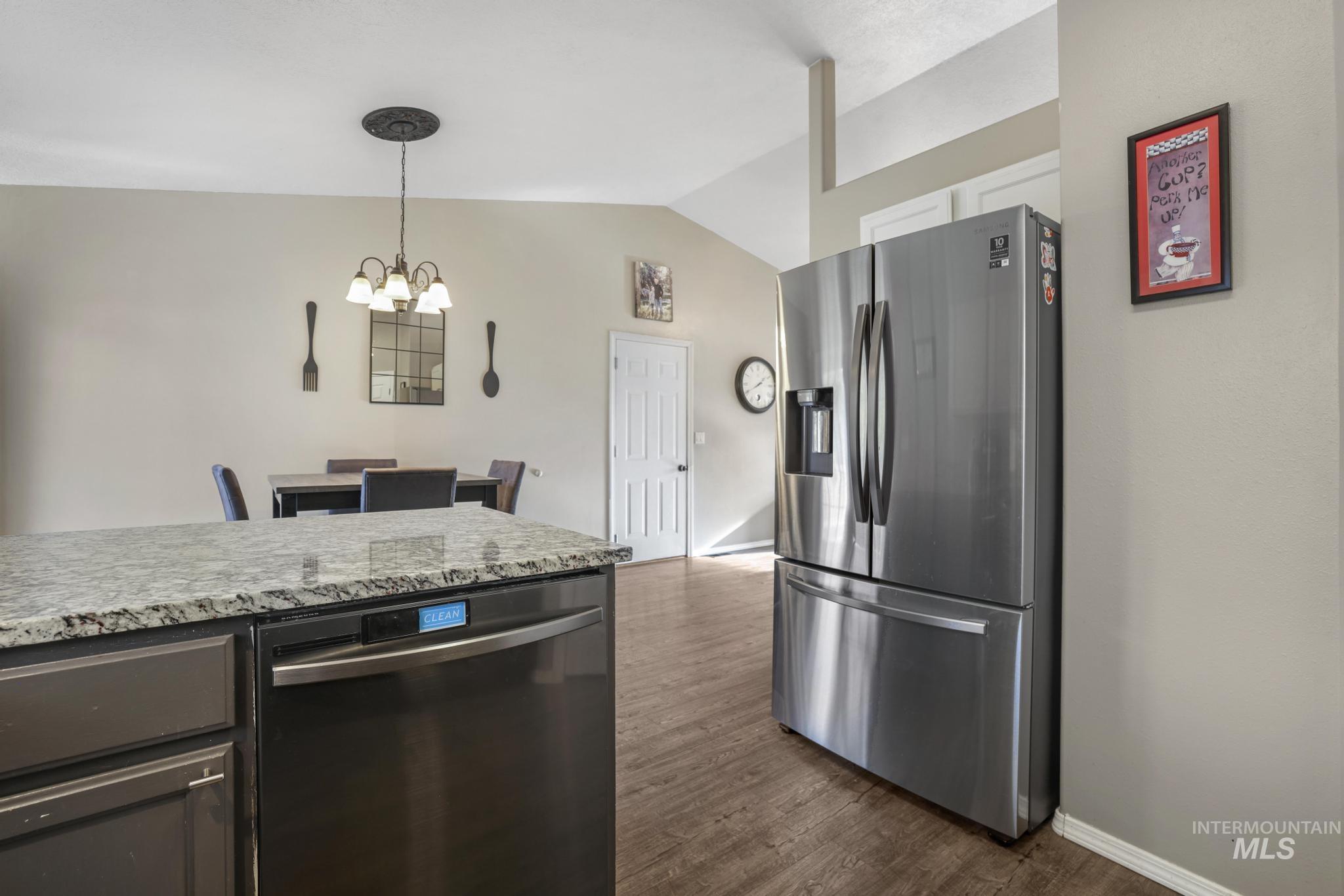 321 Cedarpark Cir, Twin Falls, Idaho 83301, 4 Bedrooms, 3 Bathrooms, Residential For Sale, Price $429,000,MLS 98969542