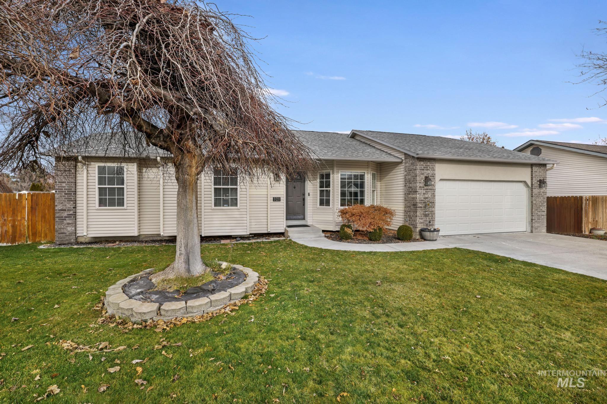 321 Cedarpark Cir, Twin Falls, Idaho 83301, 4 Bedrooms, 3 Bathrooms, Residential For Sale, Price $429,000,MLS 98969542
