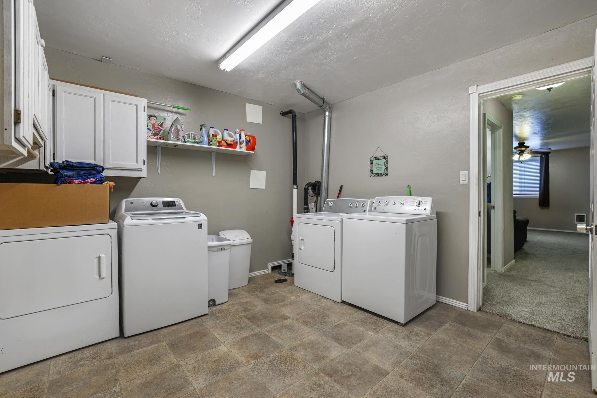 321 Cedarpark Cir, Twin Falls, Idaho 83301, 4 Bedrooms, 3 Bathrooms, Residential For Sale, Price $429,000,MLS 98969542