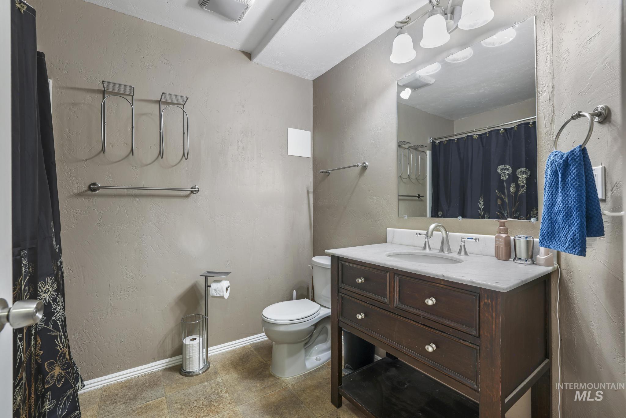 321 Cedarpark Cir, Twin Falls, Idaho 83301, 4 Bedrooms, 3 Bathrooms, Residential For Sale, Price $429,000,MLS 98969542