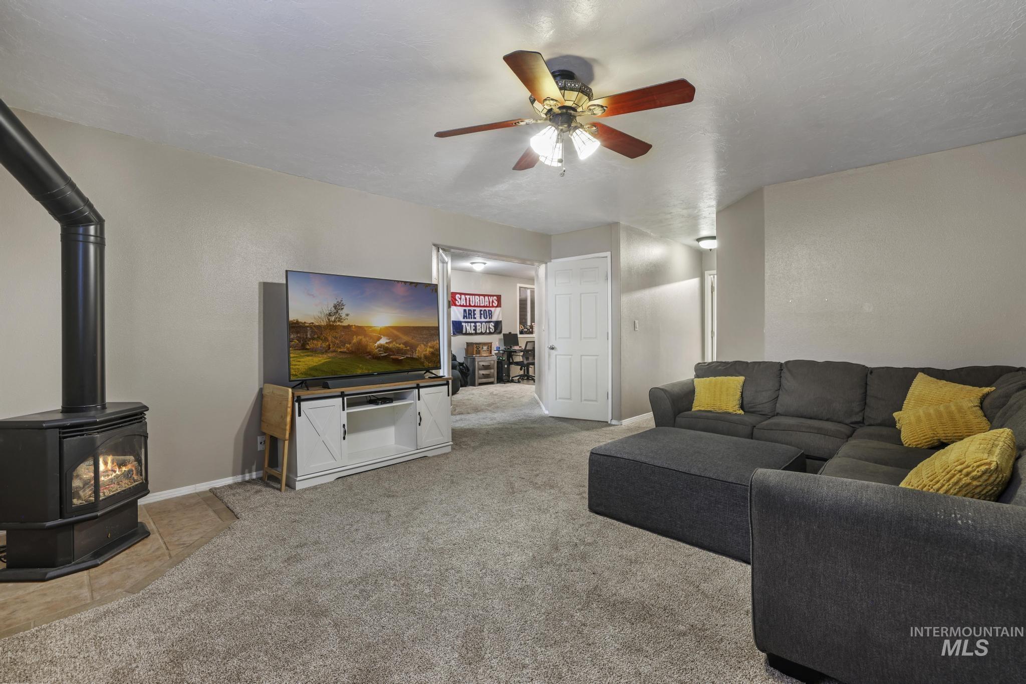 321 Cedarpark Cir, Twin Falls, Idaho 83301, 4 Bedrooms, 3 Bathrooms, Residential For Sale, Price $429,000,MLS 98969542