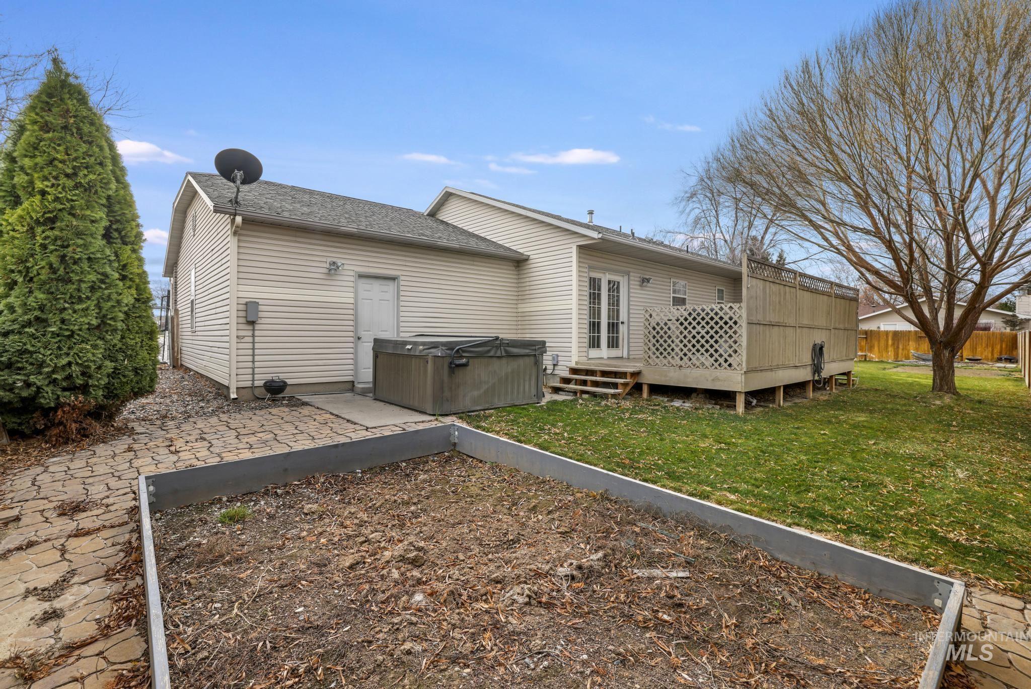 321 Cedarpark Cir, Twin Falls, Idaho 83301, 4 Bedrooms, 3 Bathrooms, Residential For Sale, Price $429,000,MLS 98969542