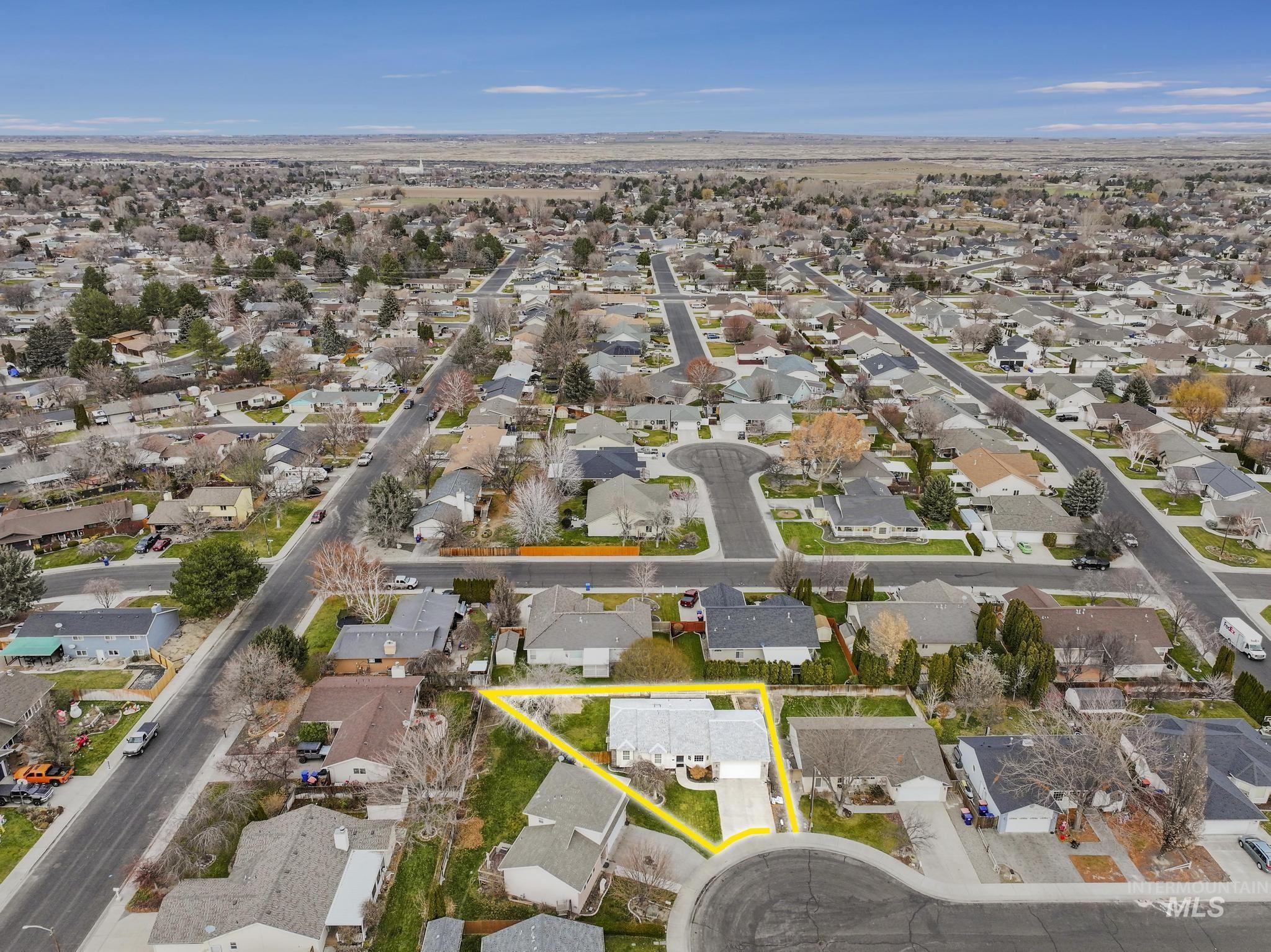 321 Cedarpark Cir, Twin Falls, Idaho 83301, 4 Bedrooms, 3 Bathrooms, Residential For Sale, Price $429,000,MLS 98969542