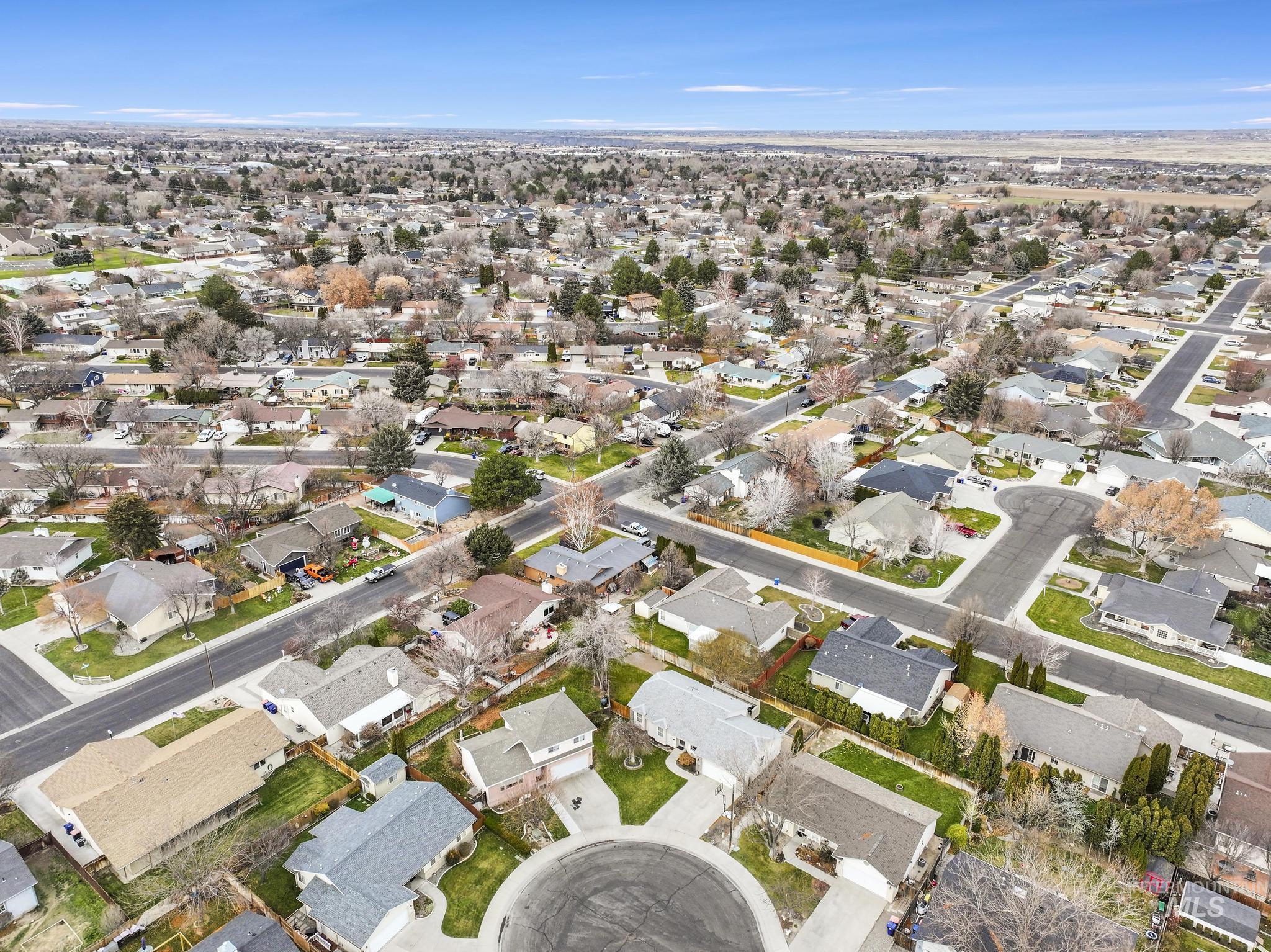 321 Cedarpark Cir, Twin Falls, Idaho 83301, 4 Bedrooms, 3 Bathrooms, Residential For Sale, Price $429,000,MLS 98969542