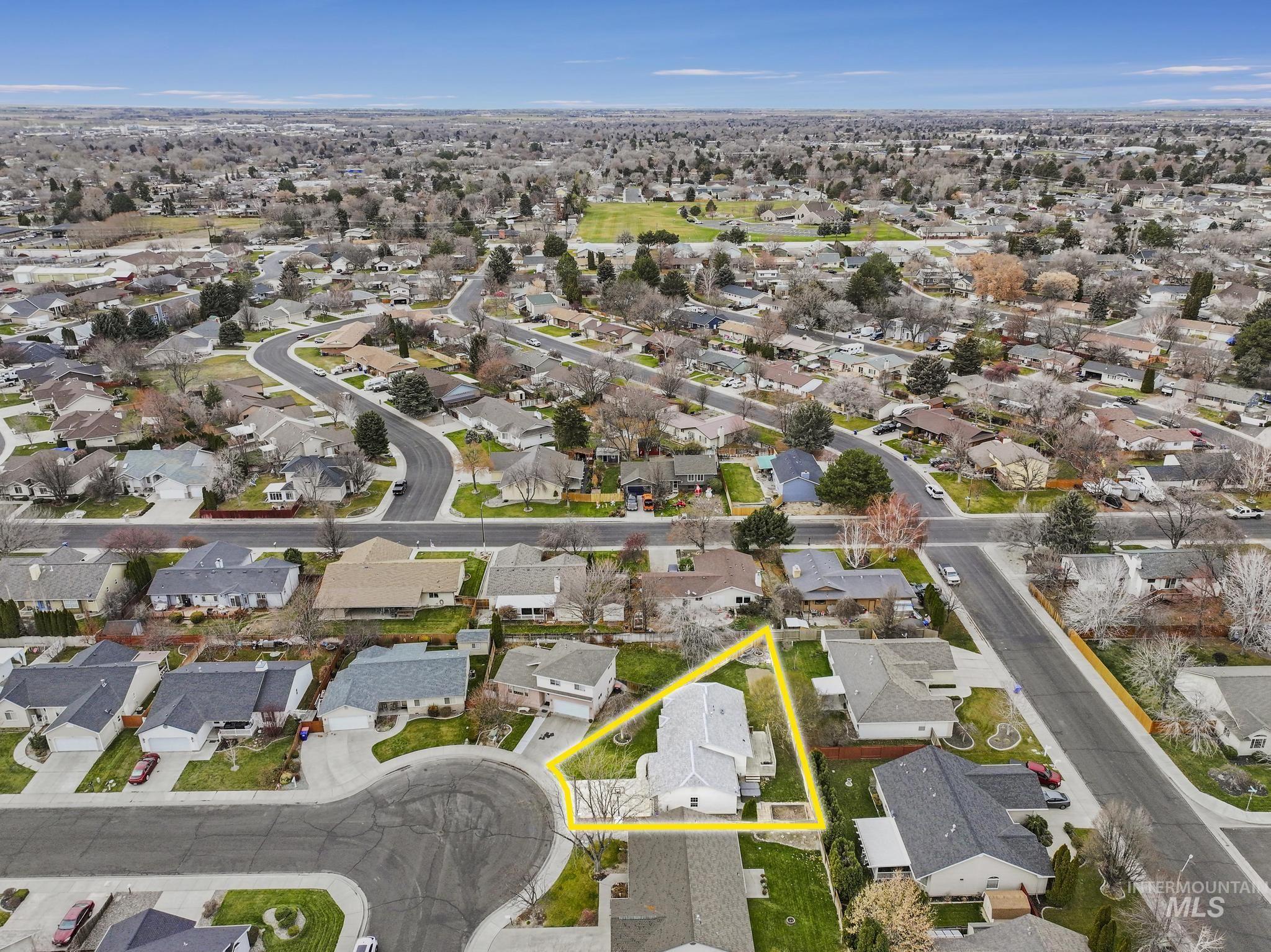 321 Cedarpark Cir, Twin Falls, Idaho 83301, 4 Bedrooms, 3 Bathrooms, Residential For Sale, Price $429,000,MLS 98969542