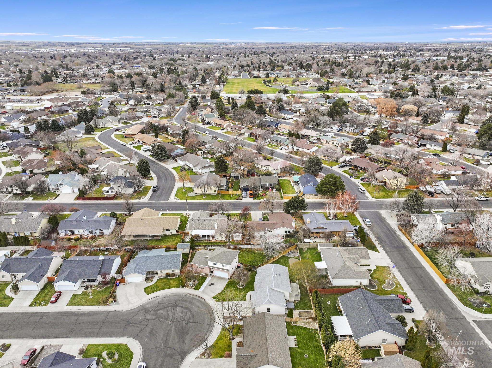 321 Cedarpark Cir, Twin Falls, Idaho 83301, 4 Bedrooms, 3 Bathrooms, Residential For Sale, Price $429,000,MLS 98969542