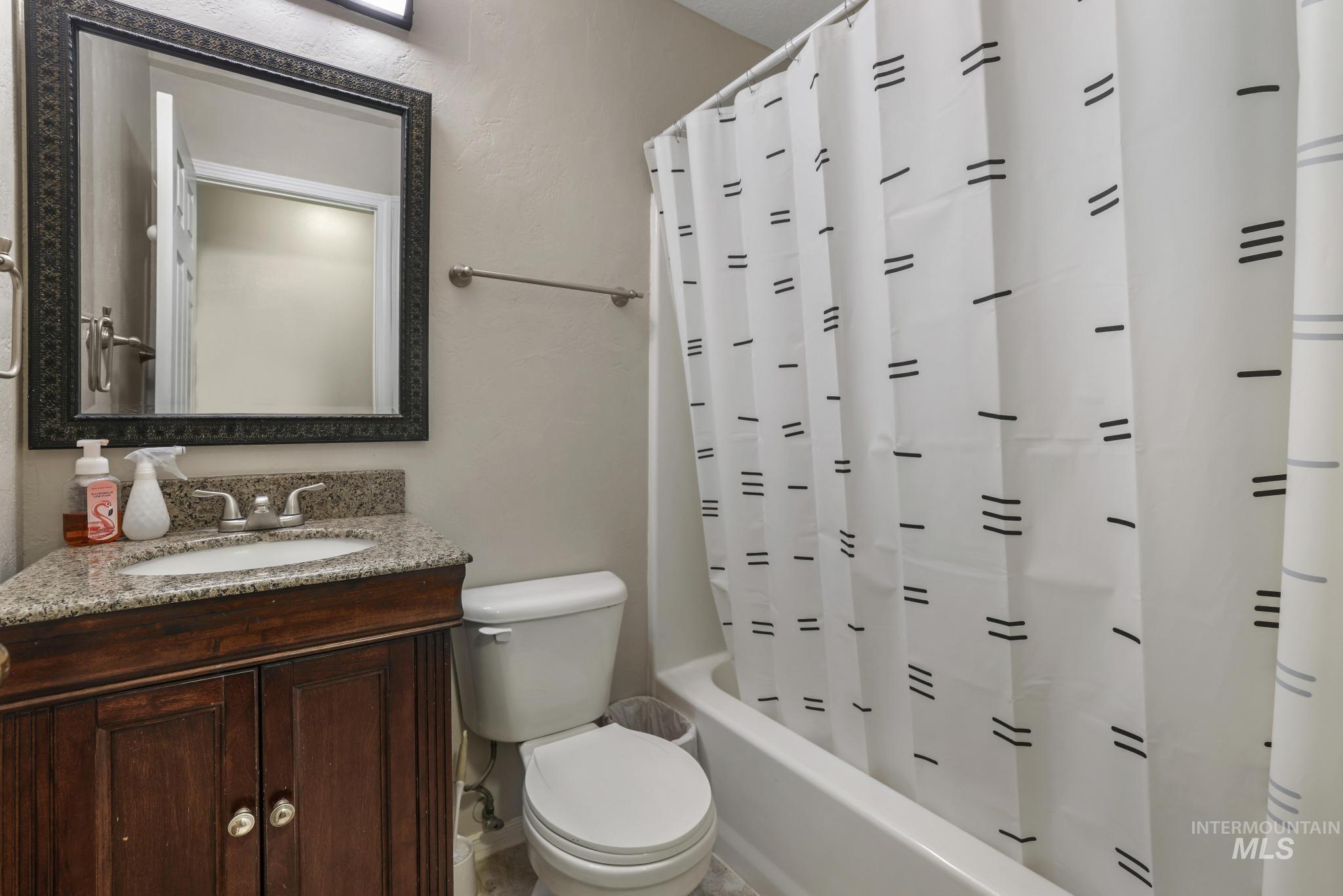 321 Cedarpark Cir, Twin Falls, Idaho 83301, 4 Bedrooms, 3 Bathrooms, Residential For Sale, Price $429,000,MLS 98969542