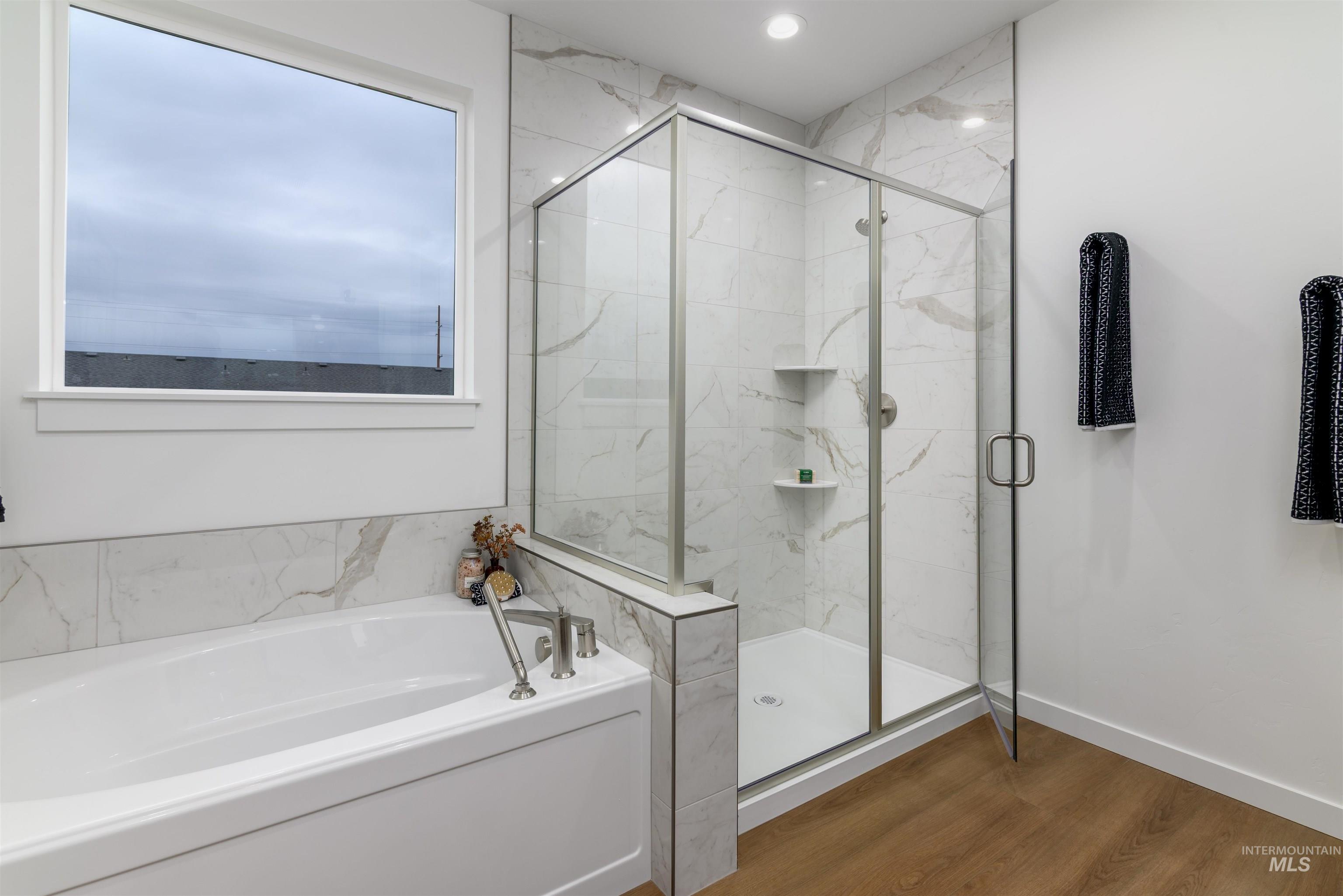 6189 W Snow Currant St, Meridian, Idaho 83646, 4 Bedrooms, 3 Bathrooms, Residential For Sale, Price $629,000,MLS 98969560