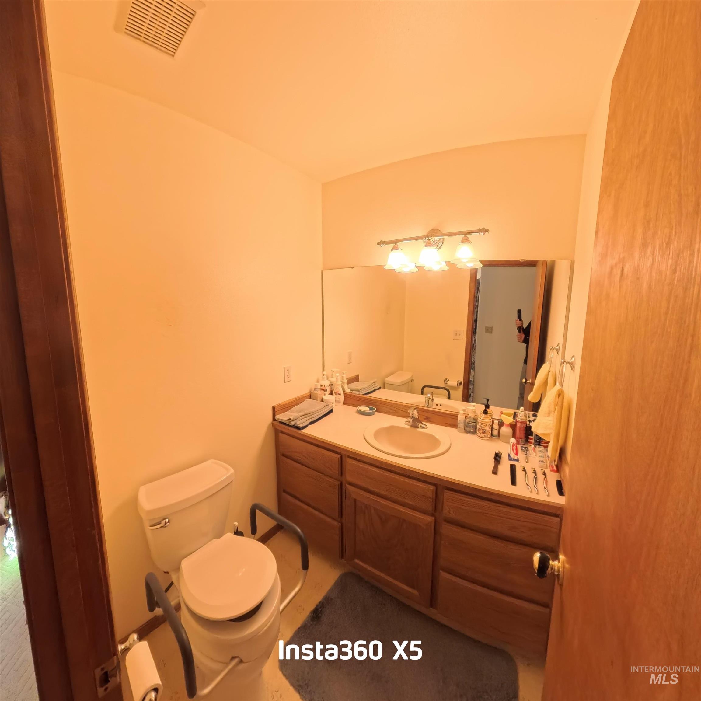 2450 Julie Lane, Twin Falls, Idaho 83301, 4 Bedrooms, 3 Bathrooms, Residential For Sale, Price $675,000, 98969562