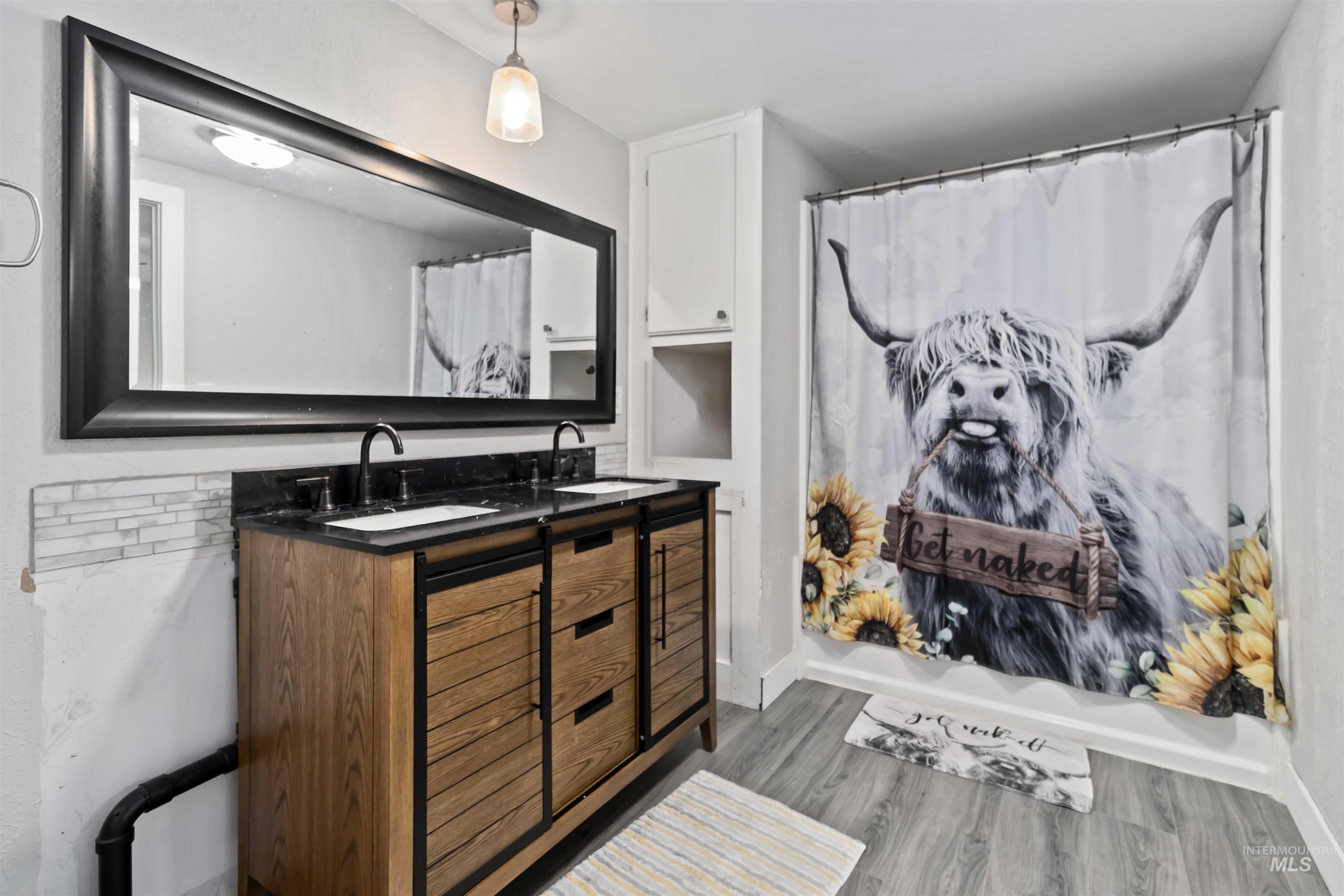 5827 E Little Basin Rd, King Hill, Idaho 83633, 4 Bedrooms, 2 Bathrooms, Residential For Sale, Price $405,000,MLS 98969564