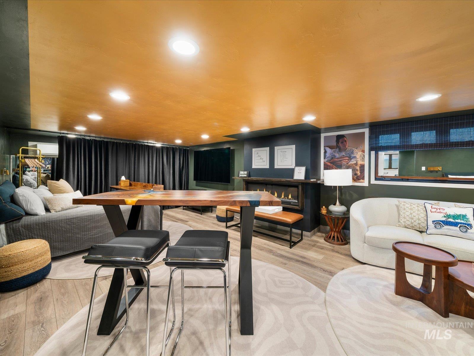 128 S Eagle Rd, Eagle, Idaho 83616, Business/Commercial For Sale, Price $3,800,800,MLS 98969566