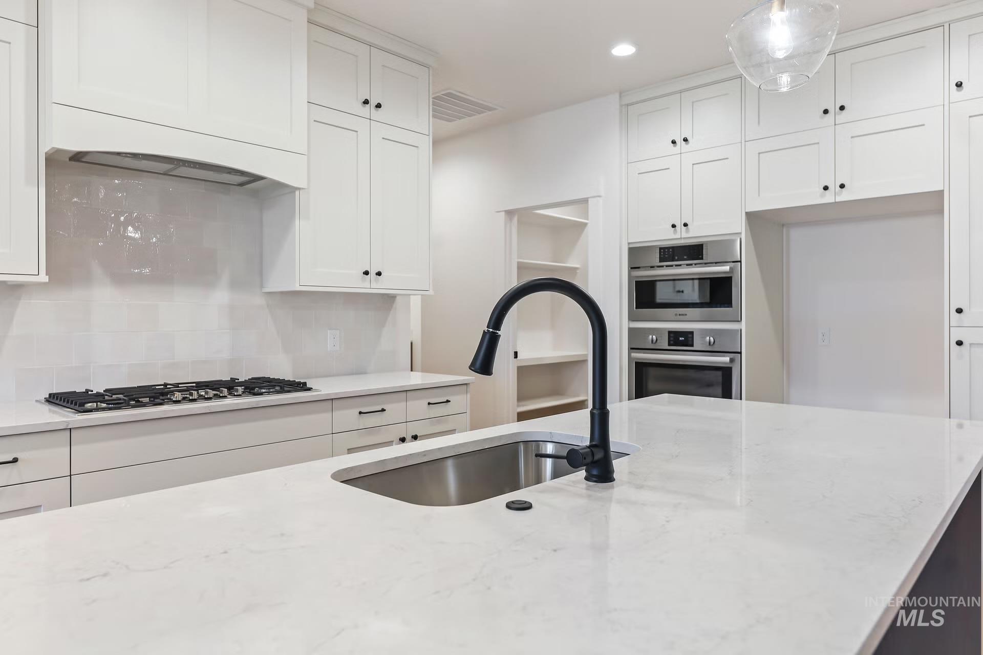 2201 E Blakehurst St, Kuna, Idaho 83634, 3 Bedrooms, 2.5 Bathrooms, Residential For Sale, Price $769,880, 98969567