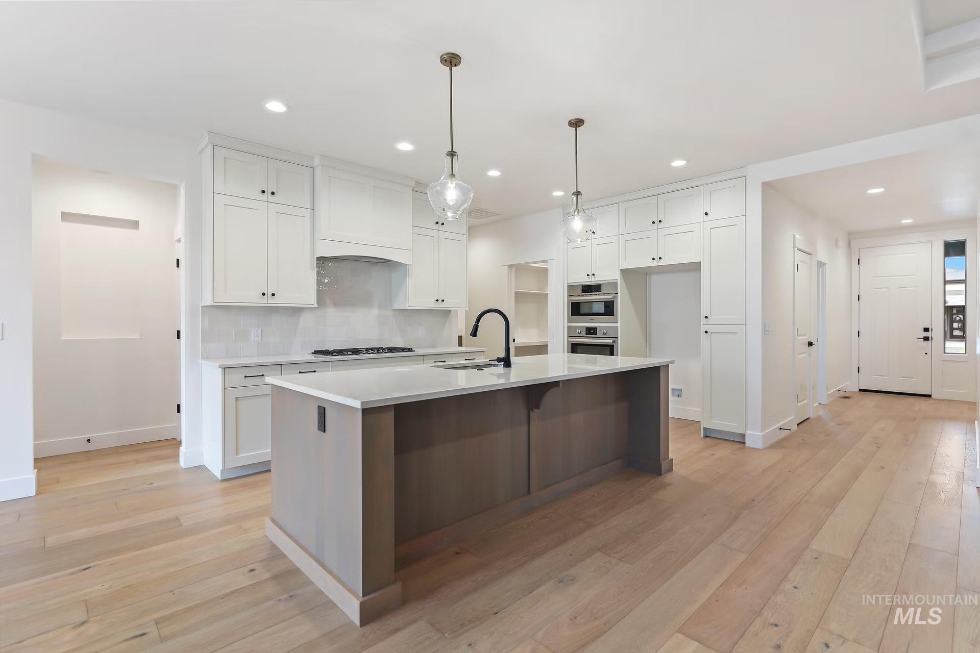 2201 E Blakehurst St, Kuna, Idaho 83634, 3 Bedrooms, 2.5 Bathrooms, Residential For Sale, Price $769,880, 98969567