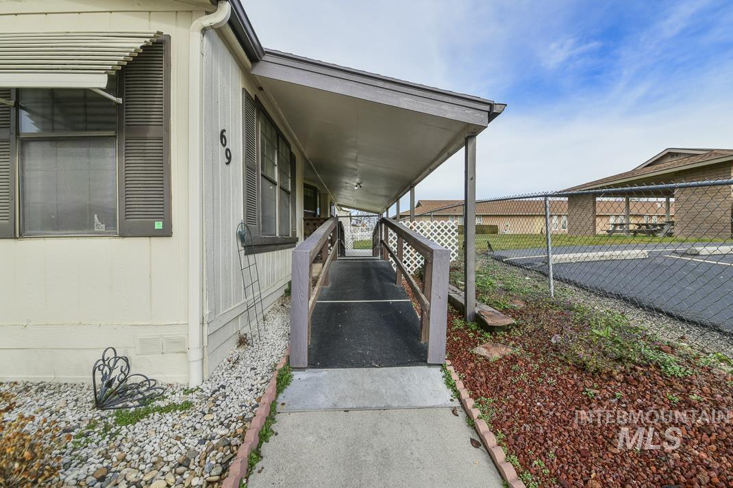 1907 W Flamingo W Flamingo #69, Nampa, Idaho 83651, 3 Bedrooms, 2 Bathrooms, Residential For Sale, Price $175,000, 98969571