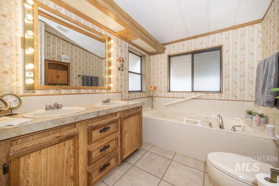 1907 W Flamingo W Flamingo #69, Nampa, Idaho 83651, 3 Bedrooms, 2 Bathrooms, Residential For Sale, Price $175,000, 98969571