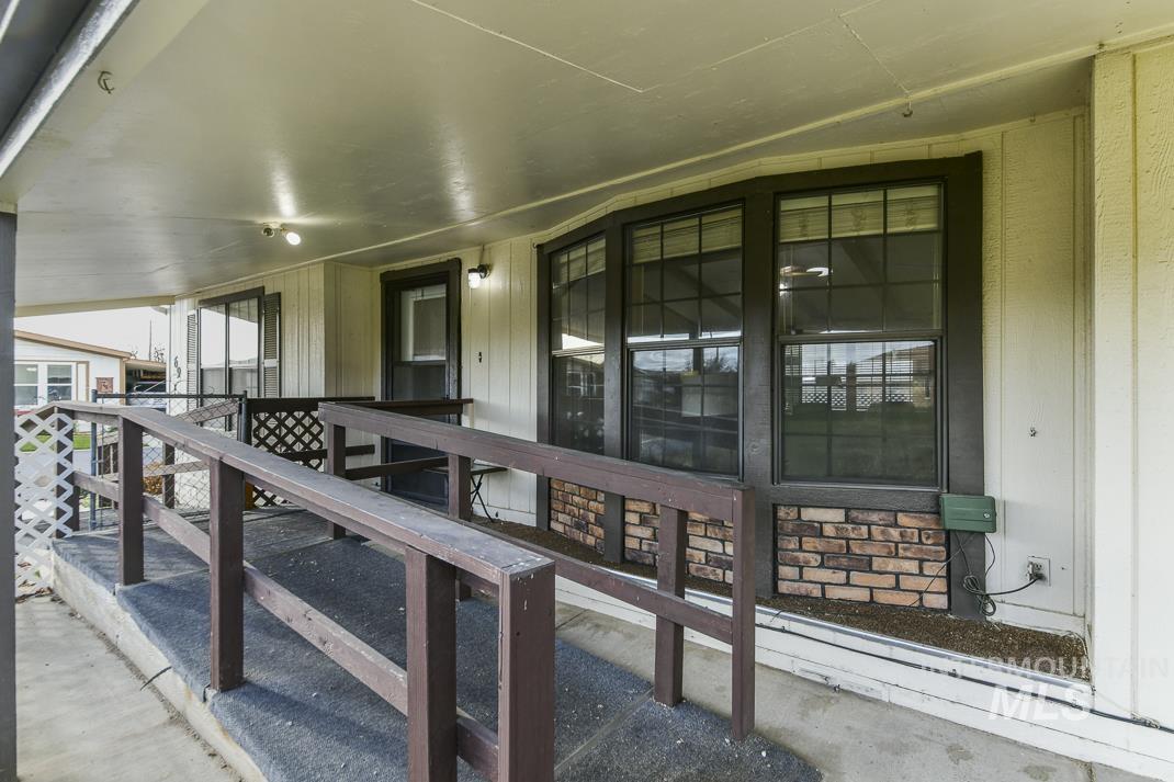 1907 W Flamingo W Flamingo #69, Nampa, Idaho 83651, 3 Bedrooms, 2 Bathrooms, Residential For Sale, Price $175,000, 98969571